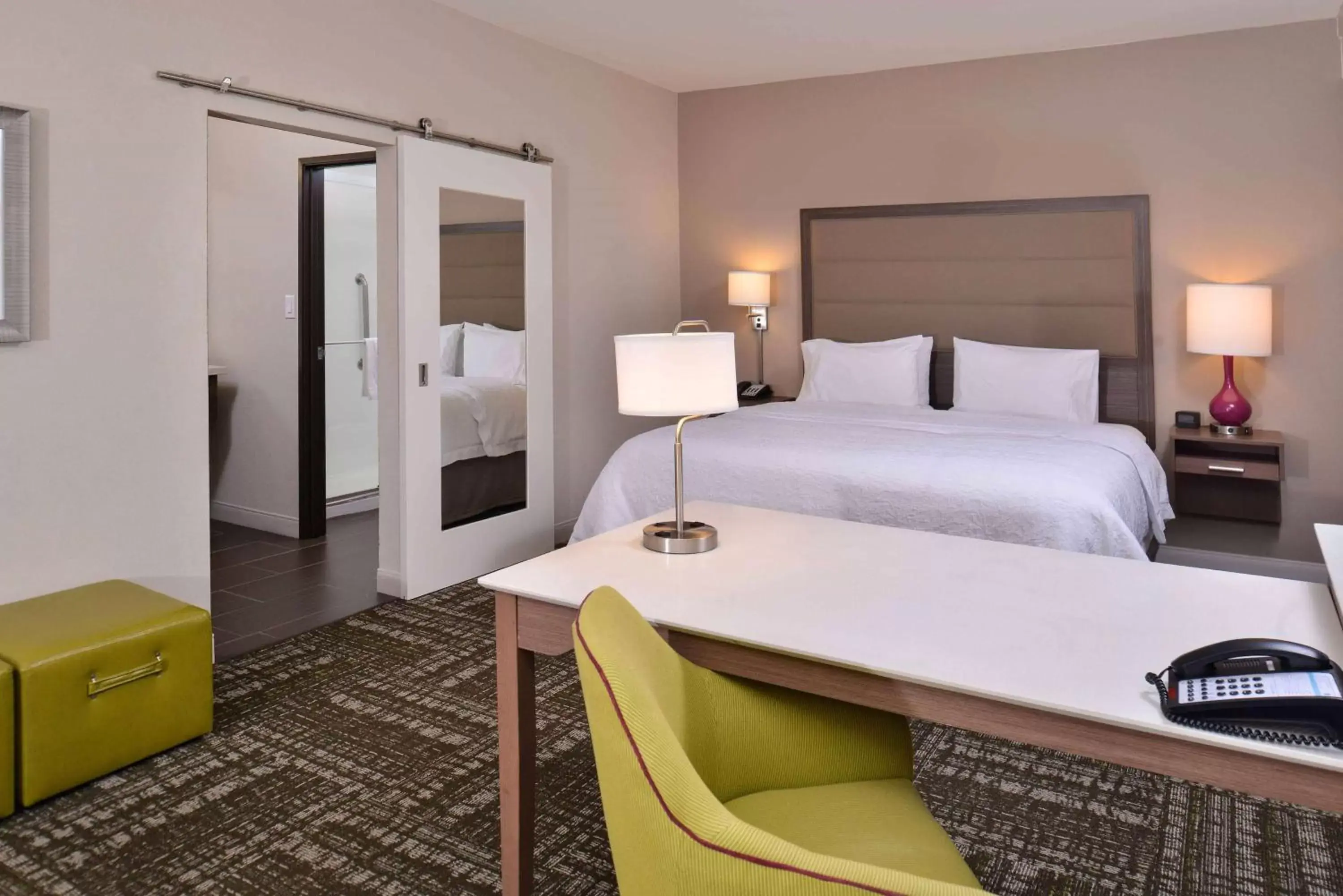 Bed in Hampton Inn & Suites Dallas Market Center