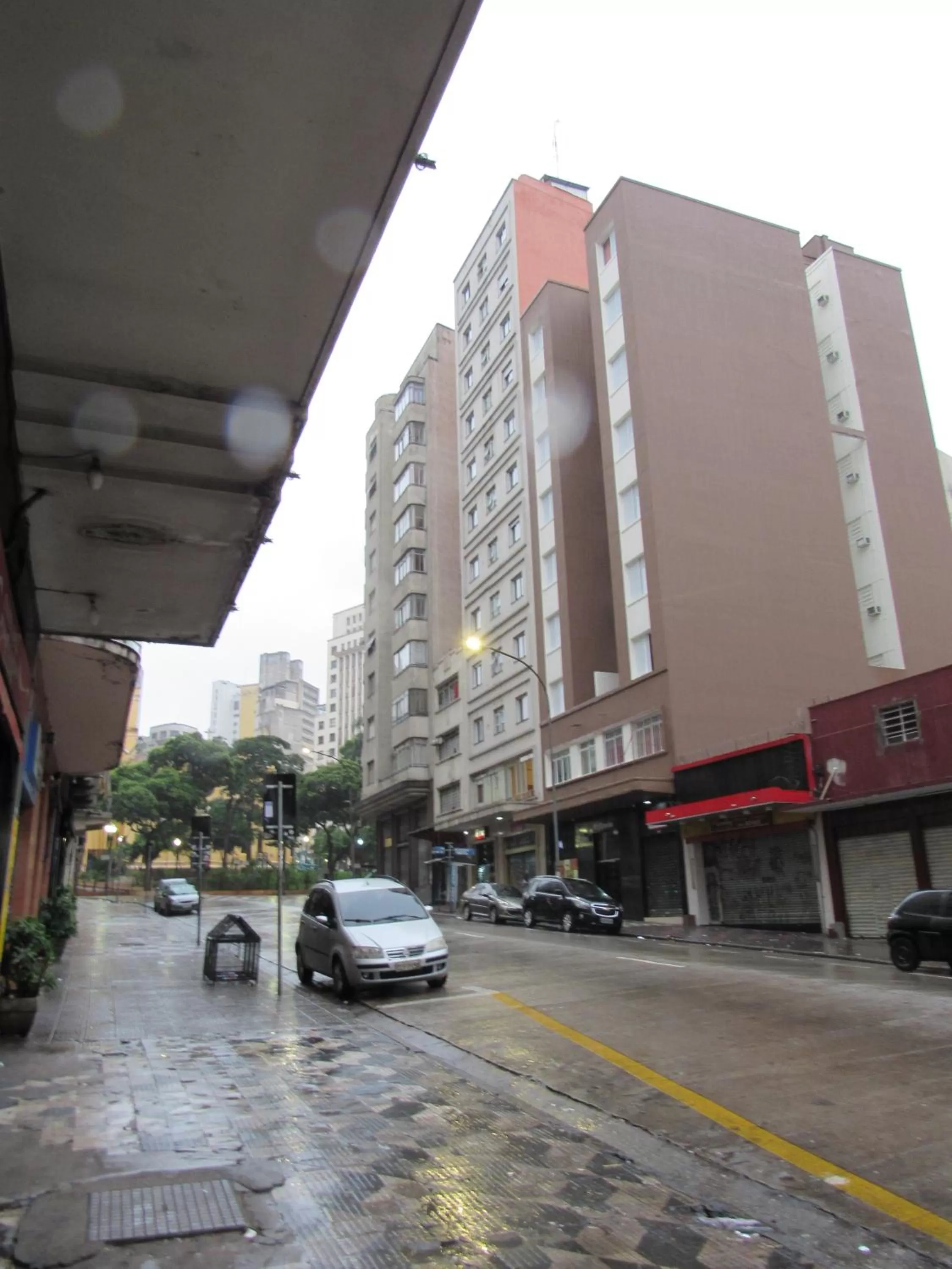 Property building in Hotel Salomão - Próximo a 25 de Março, Bom Retiro, Brás e Rua Santa Efigênia, a 2 minutos do Mirante Sampa Sky e pista de Skate Anhangabaú