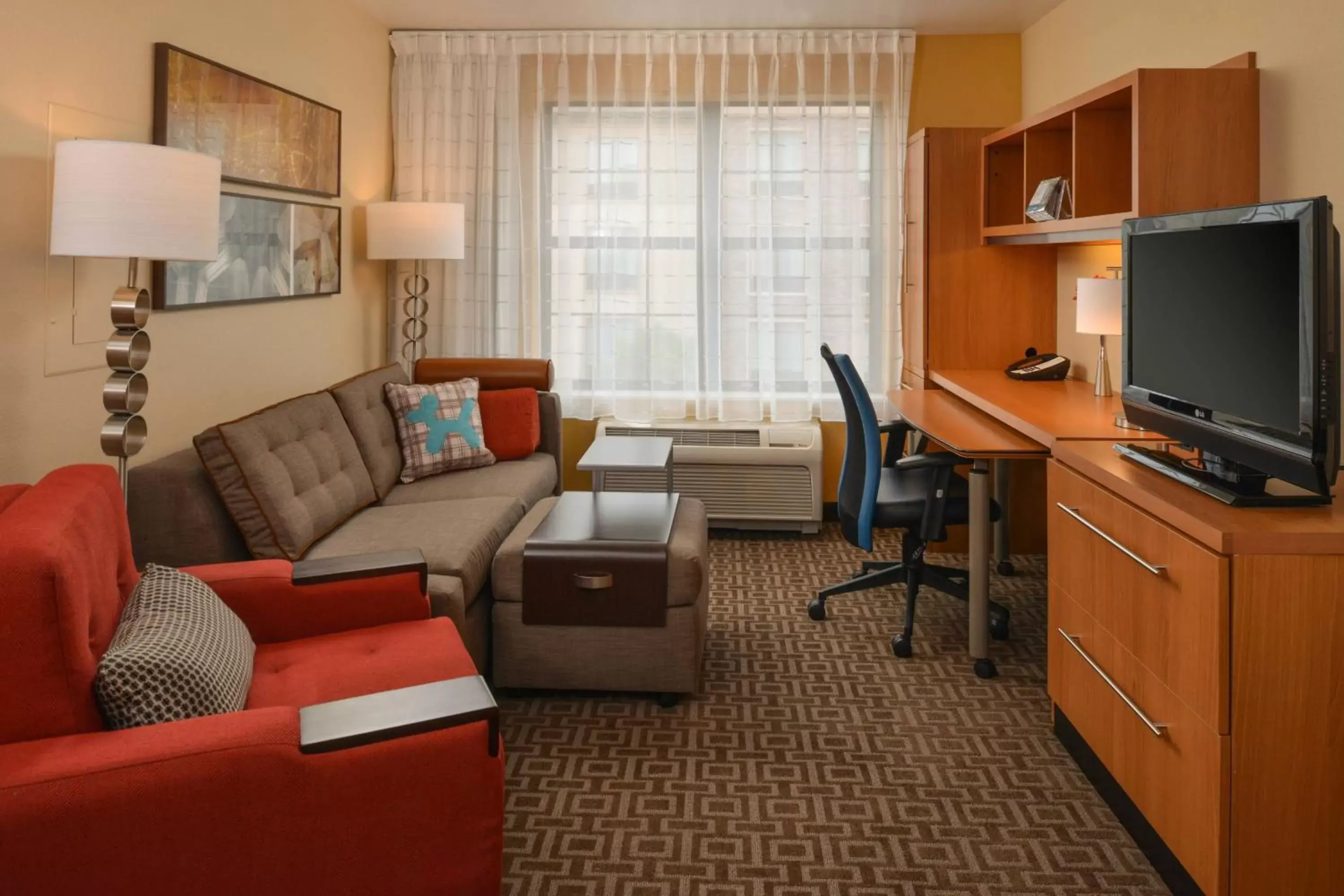 Living room, Seating Area in TownePlace Suites by Marriott Sacramento Roseville