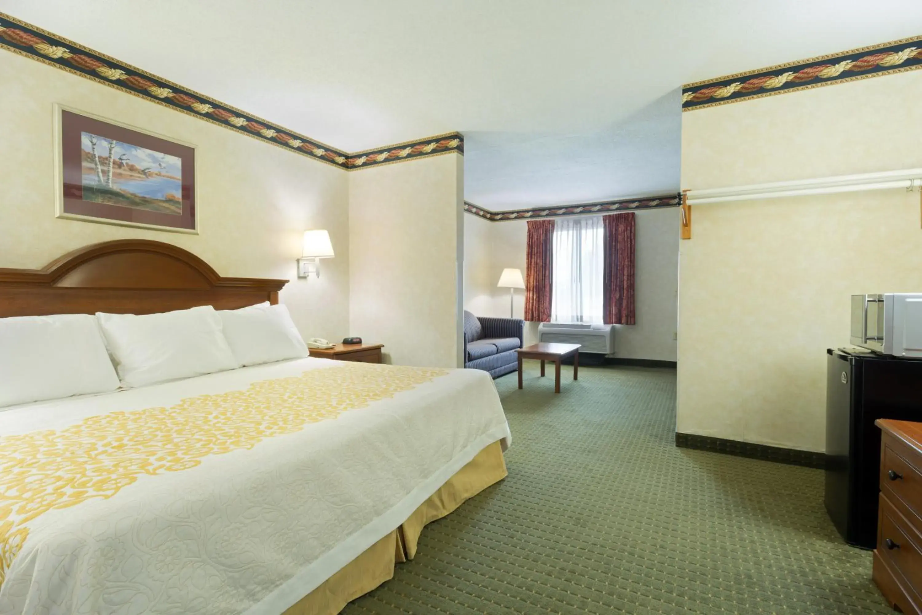 Photo of the whole room, Room Photo in Days Inn by Wyndham Clinton