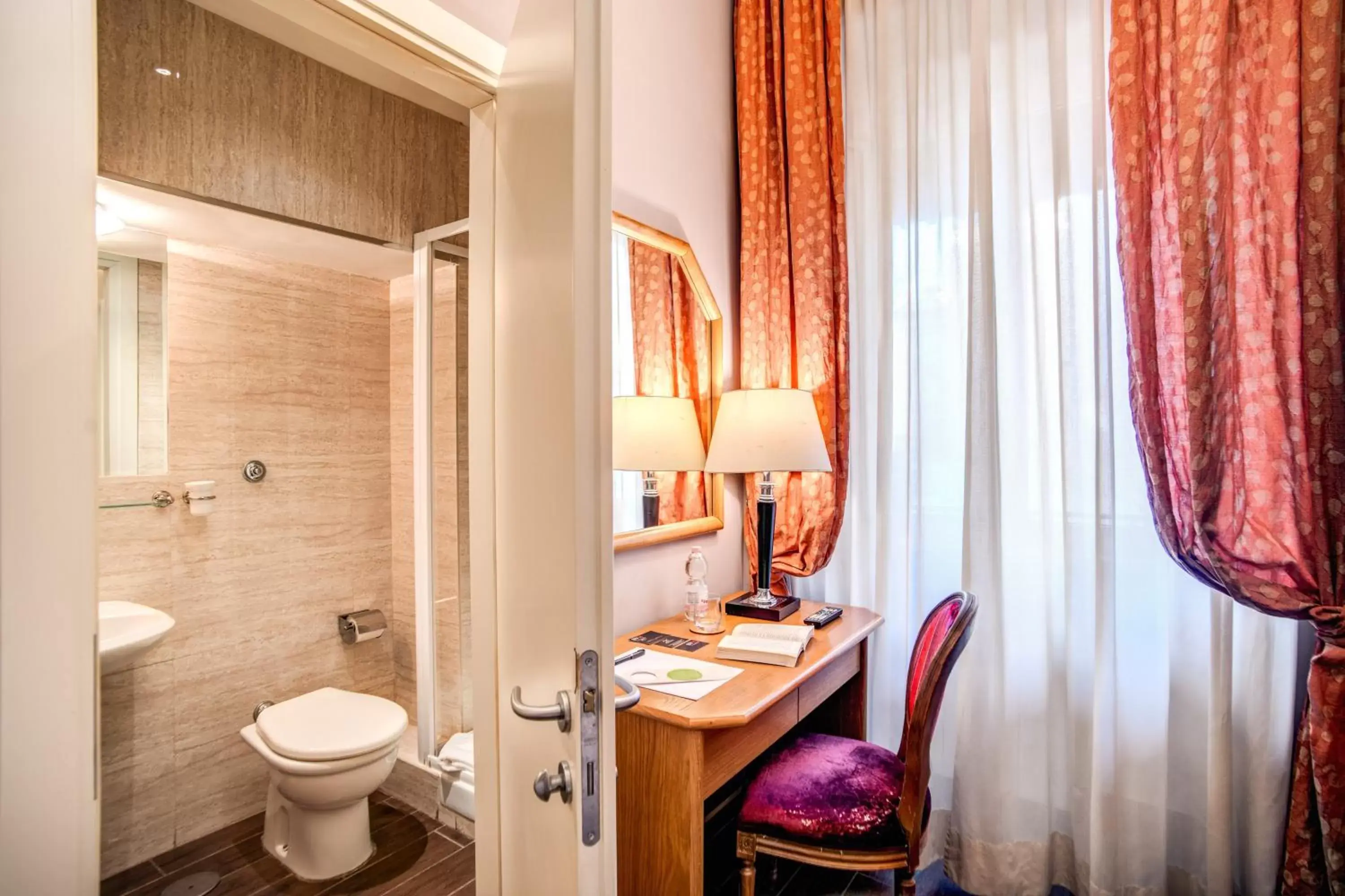 Bedroom, Bathroom in Hotel San Valentino