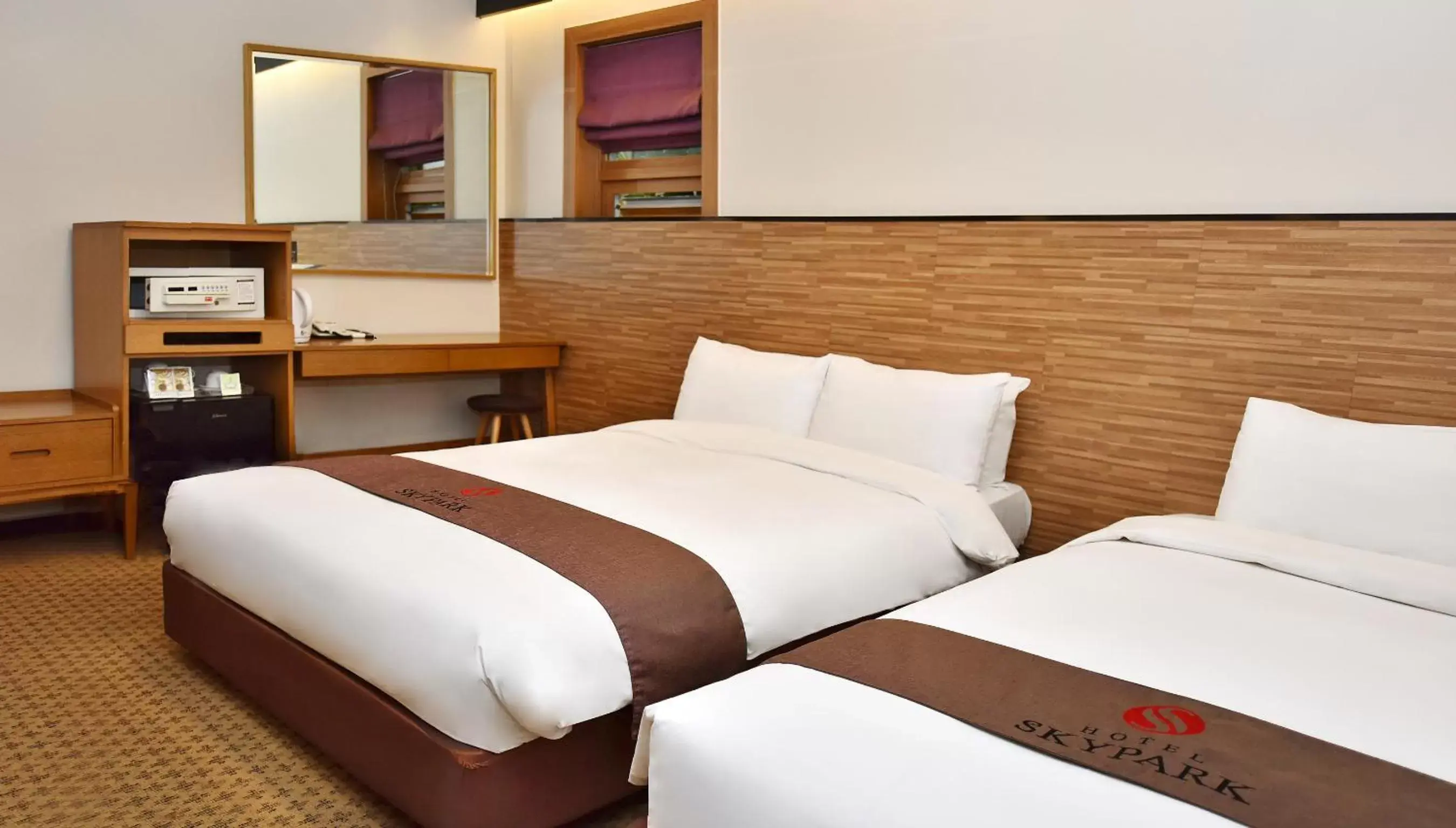 Bed in Hotel Skypark Myeongdong 1