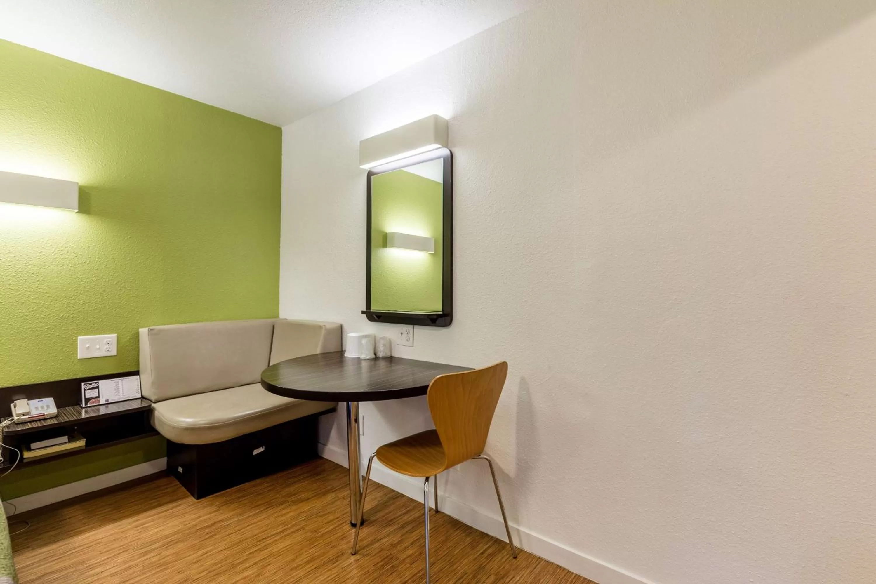 Photo of the whole room in Motel 6 San Rafael