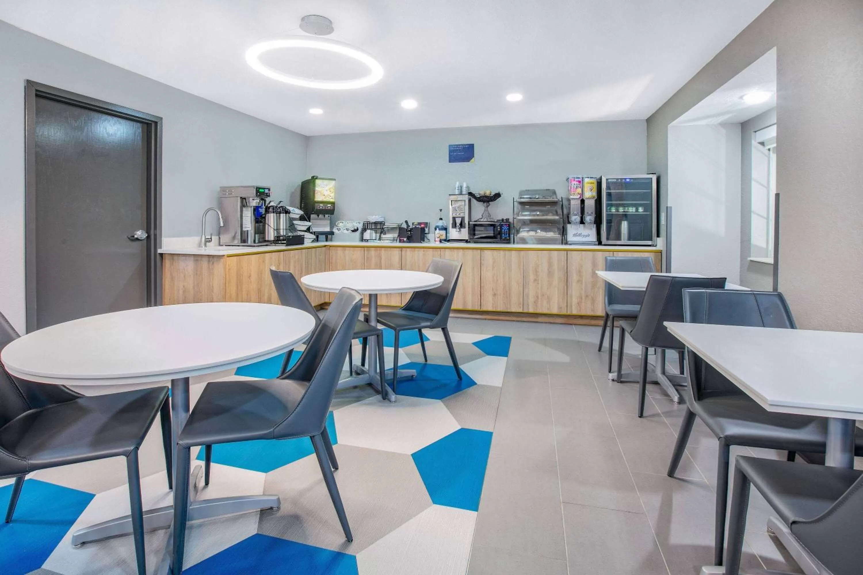 Breakfast in Microtel Inn by Wyndham Beckley