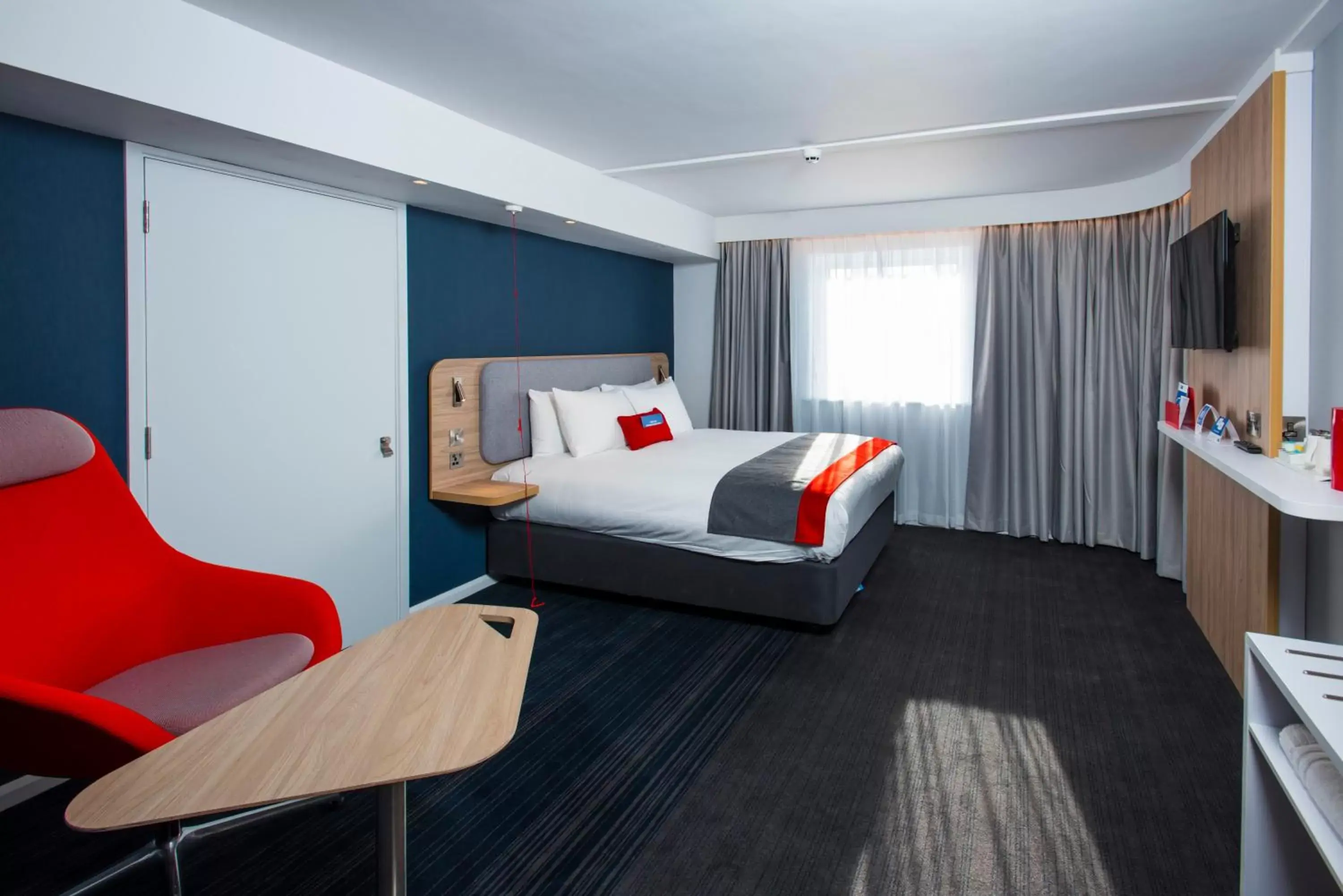 Double Room with Free Hot Breakfast - Accessible in Holiday Inn Express Portsmouth – North by IHG Double Room with Free Hot Breakfast - Accessible in Holiday Inn Express Portsmouth – North by IHG
