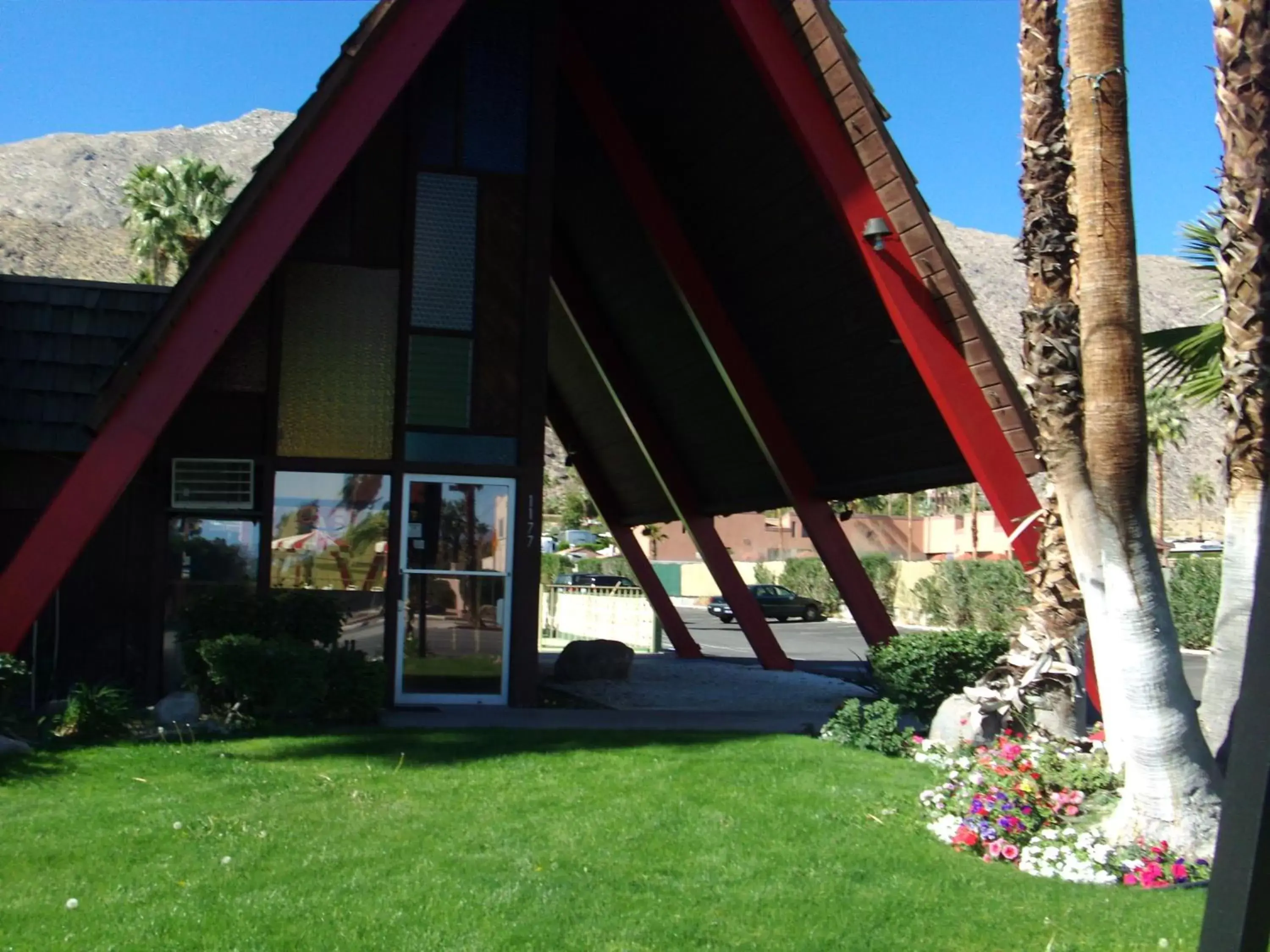 Facade/entrance, Property Building in Desert Lodge