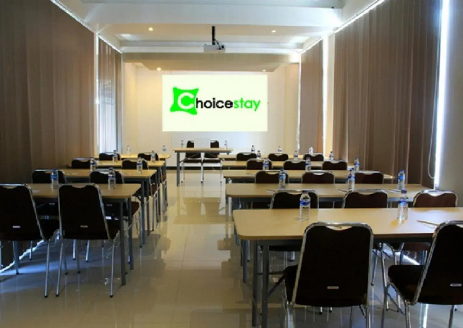 Meeting/conference room in Choice Stay Hotel Denpasar