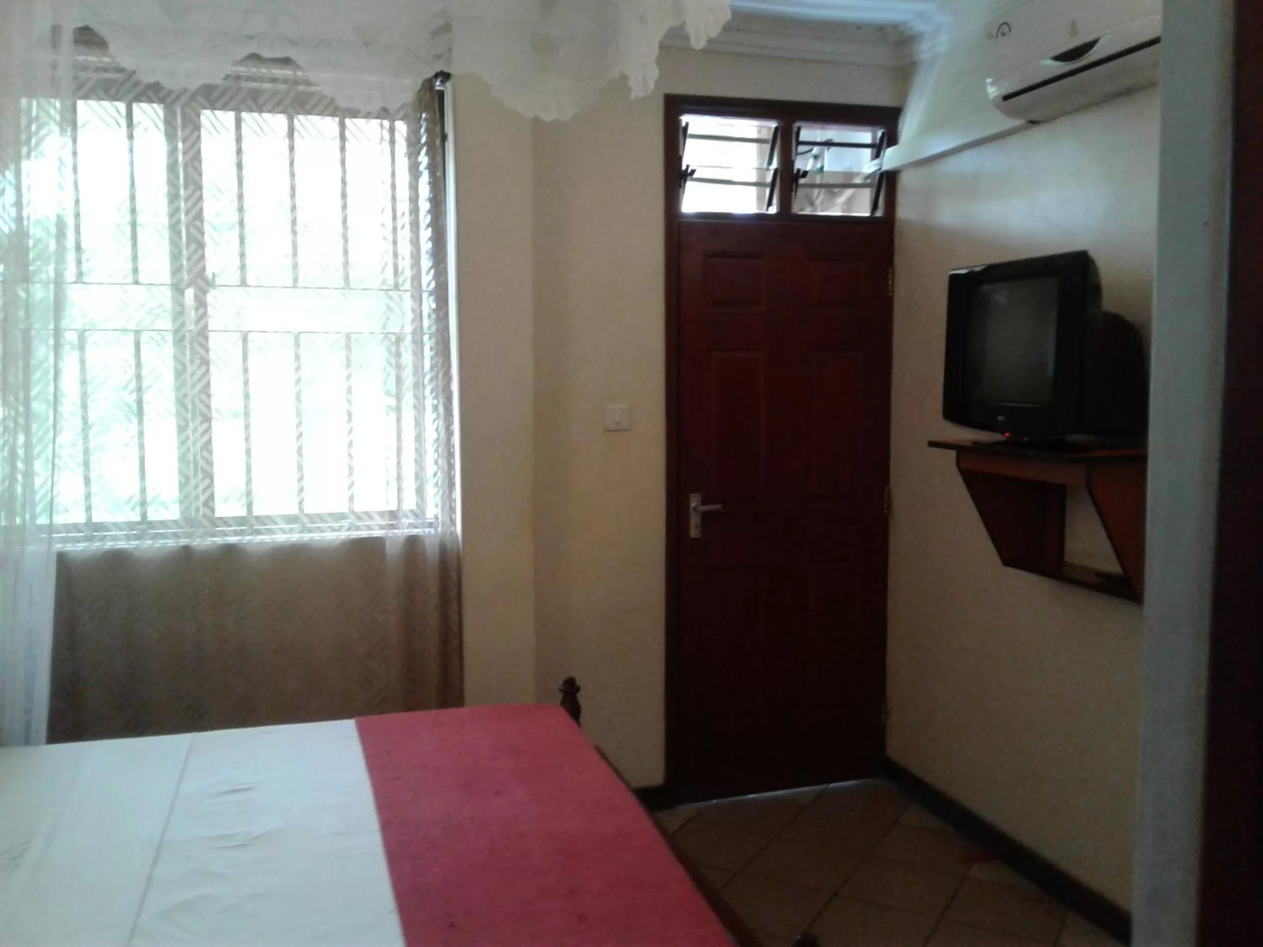 Bed in Coastgate Hotel