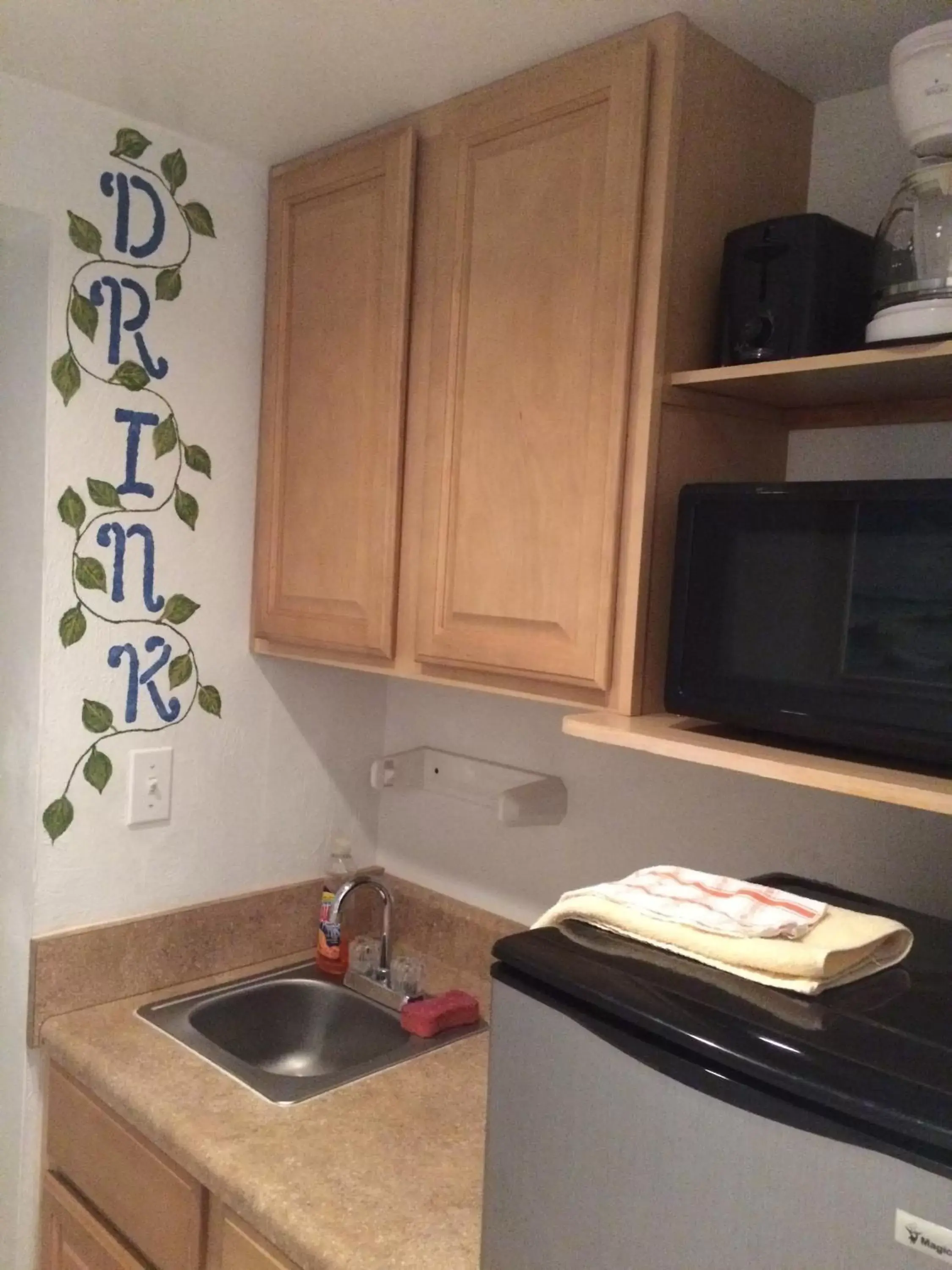 Kitchen or kitchenette, Kitchen/Kitchenette in Angie's Guest Cottage