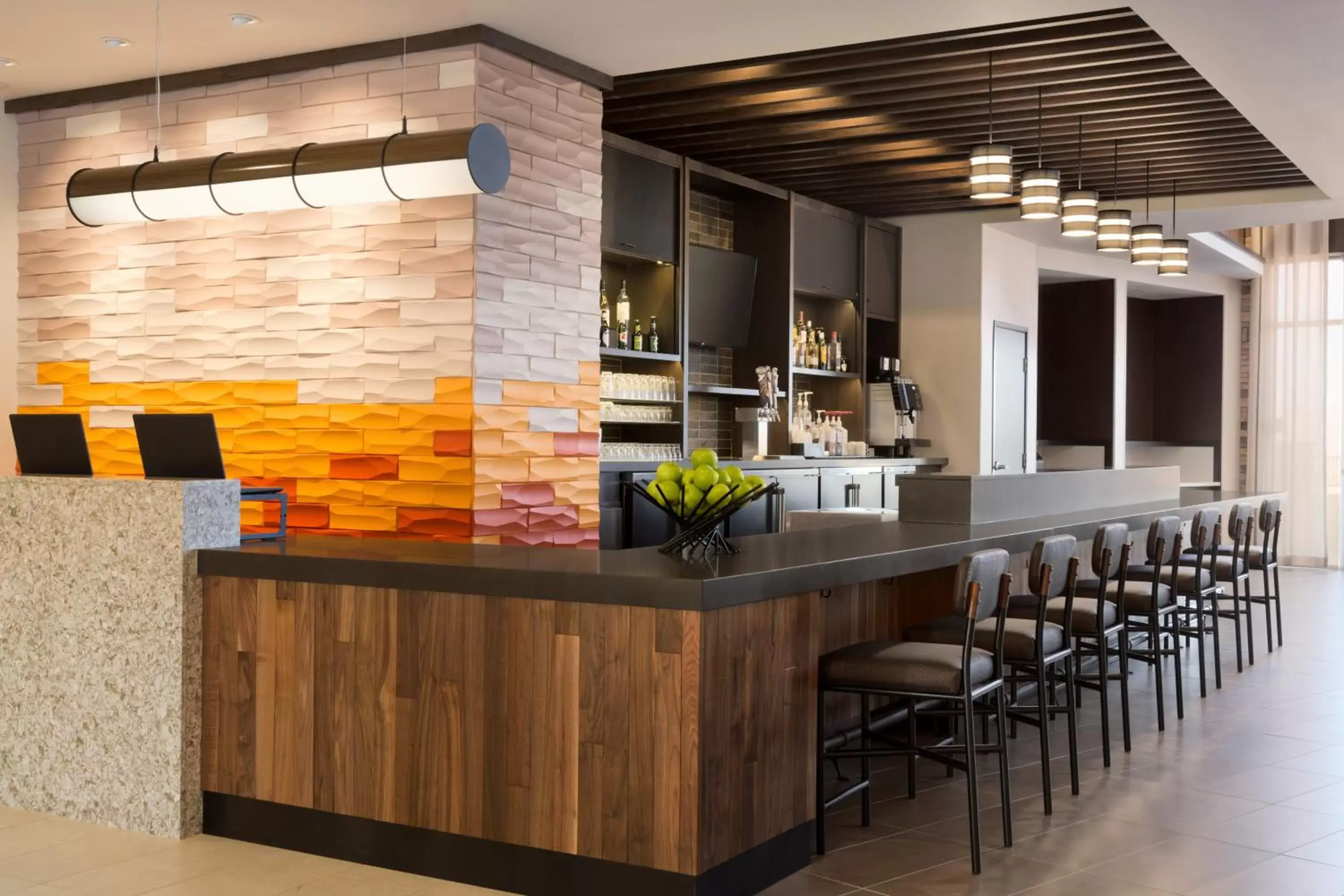 Lounge or bar in Hyatt Place Page Lake Powell Lounge or bar in Hyatt Place Page Lake Powell