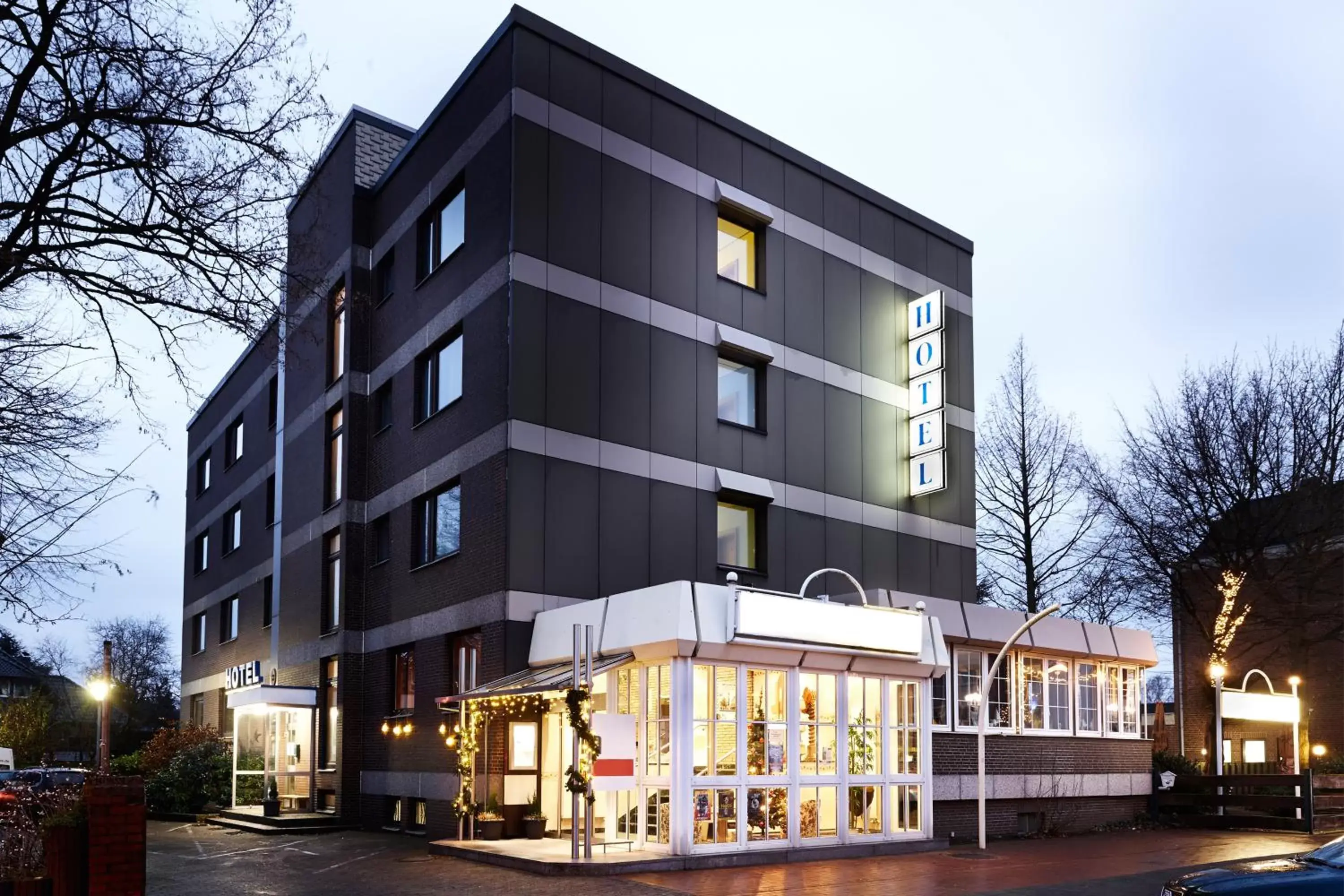 Facade/entrance in Hotel Hannover Airport by Premiere Classe