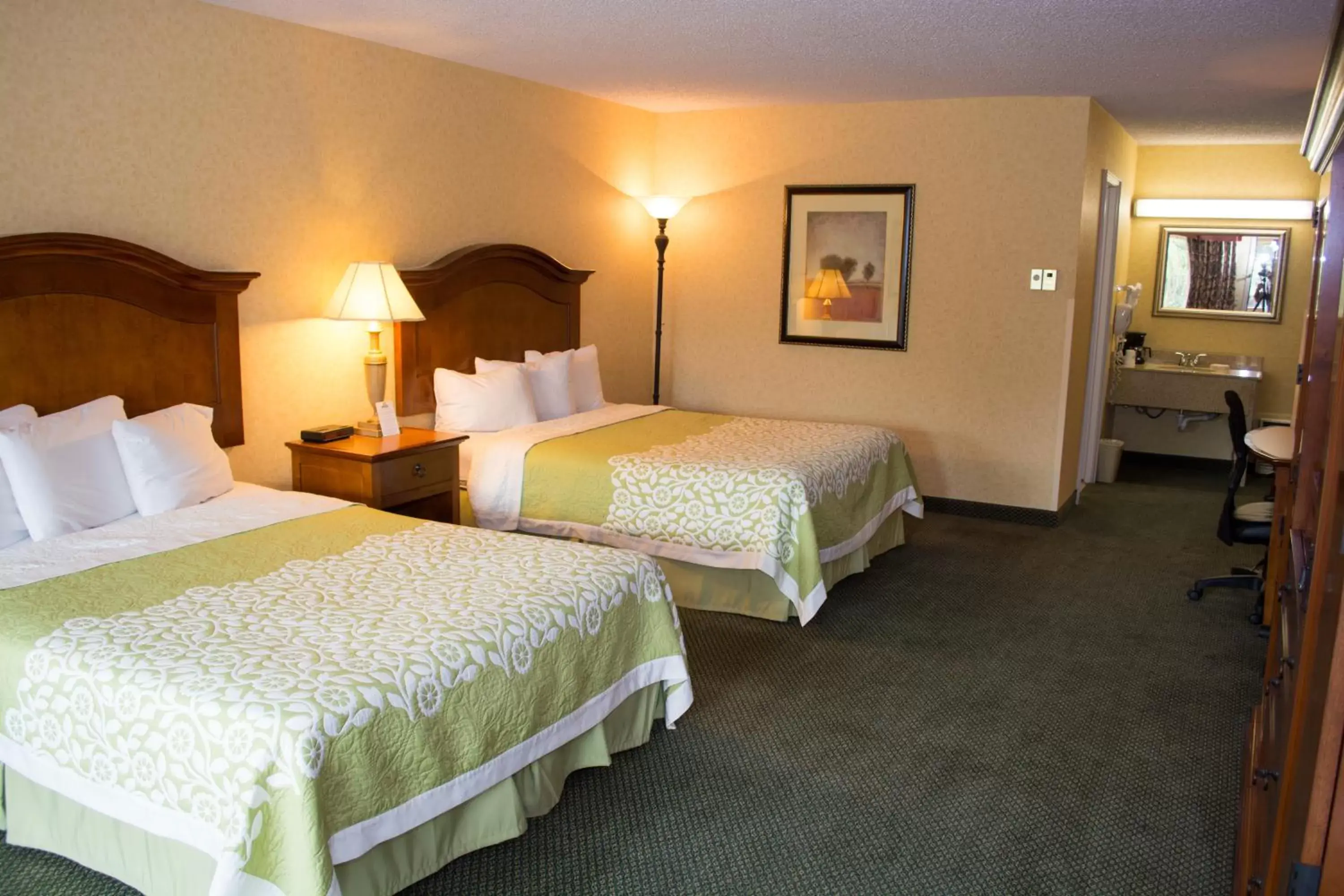 Bed in Days Inn by Wyndham Klamath Falls