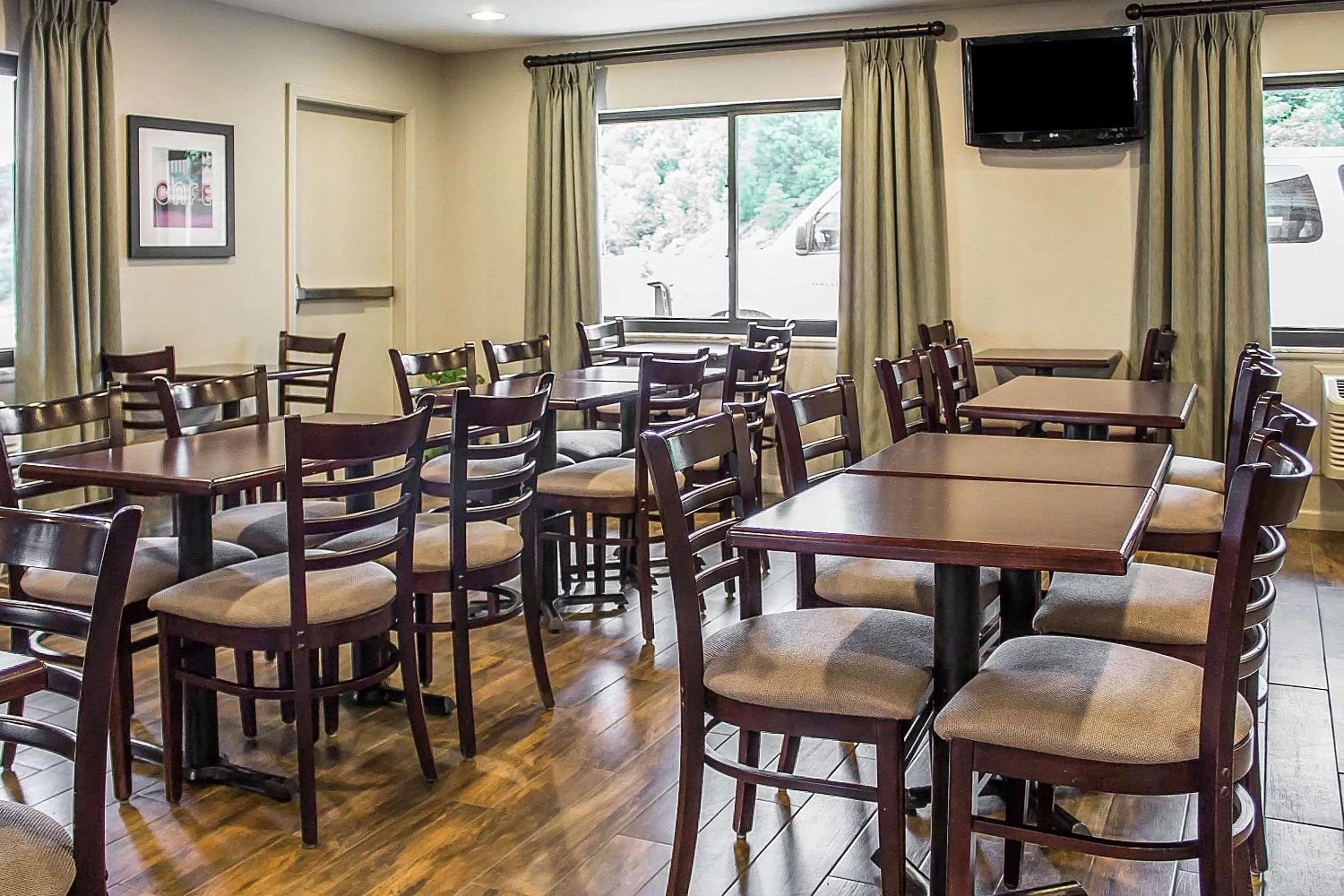 Restaurant/places to eat in Quality Inn Cambridge