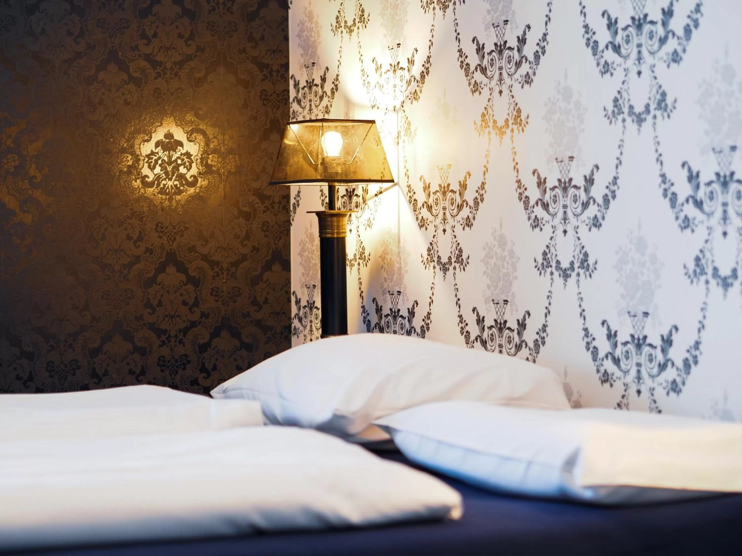 Bedroom, Bed in Sauna & Whirlpool - ALPENLIEBE APARTments