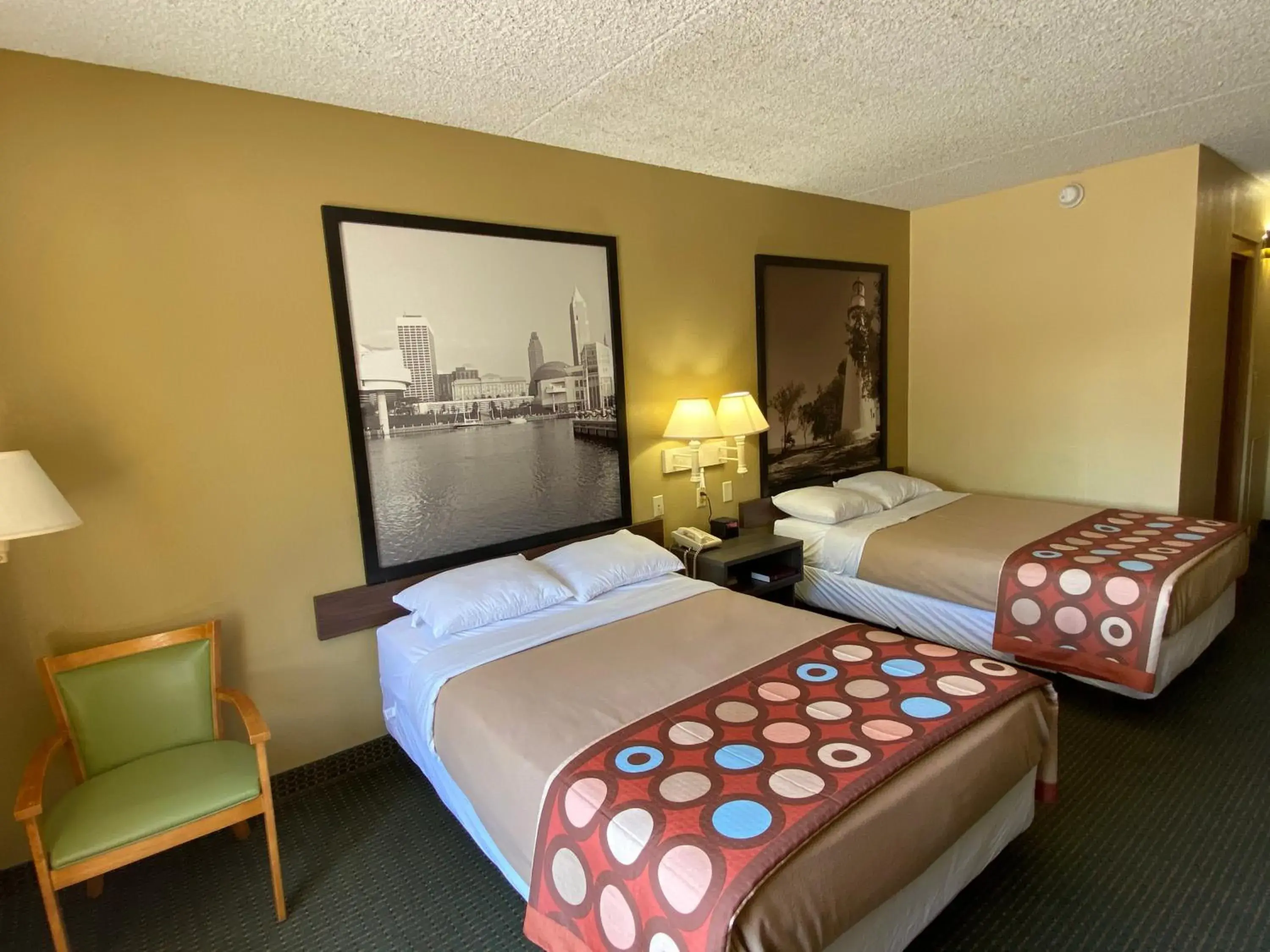 Bed in Super 8 by Wyndham Port Clinton