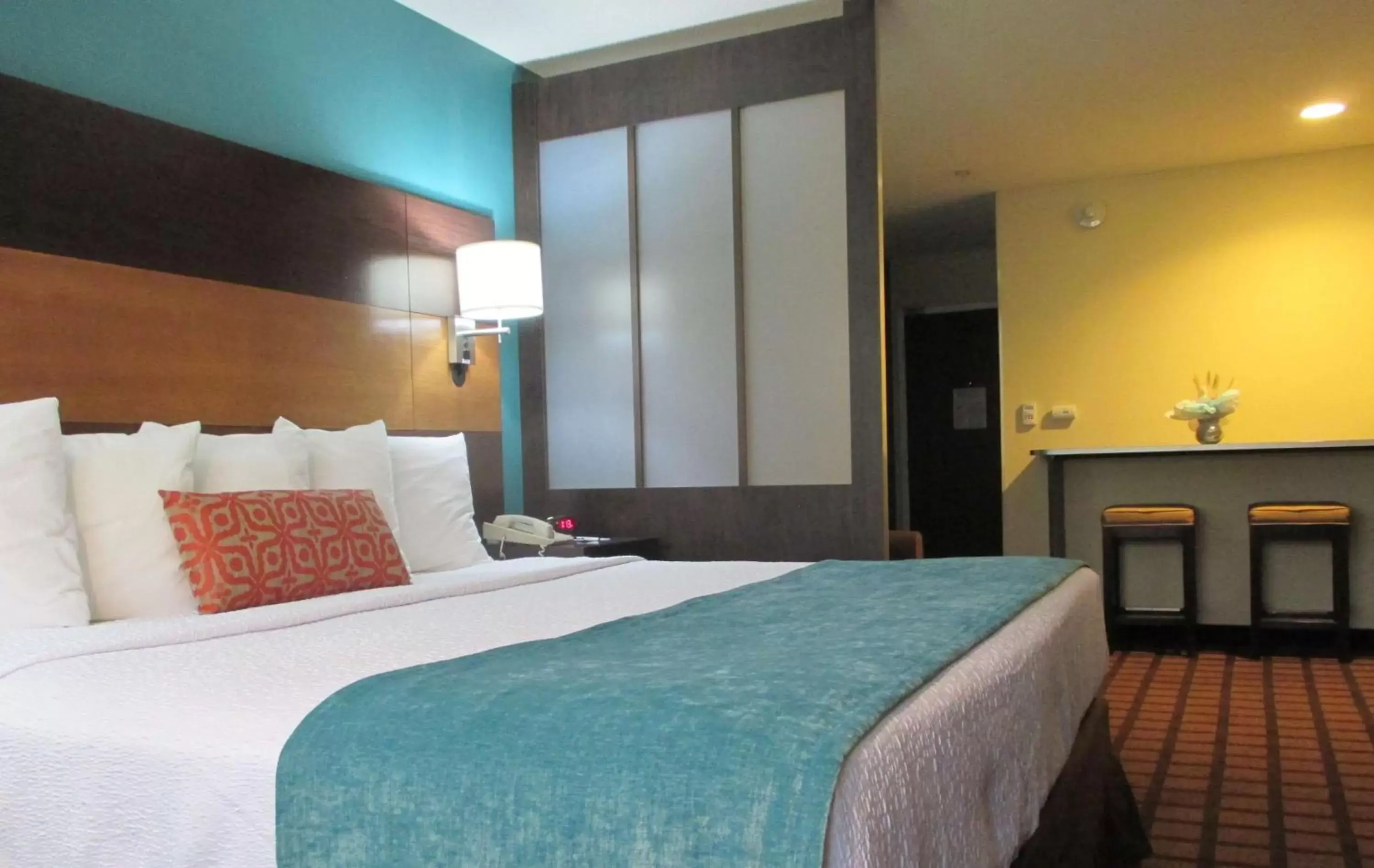 King Suite - Non-Smoking in Best Western Plus Harrisburg Mechanicsburg King Suite - Non-Smoking in Best Western Plus Harrisburg Mechanicsburg