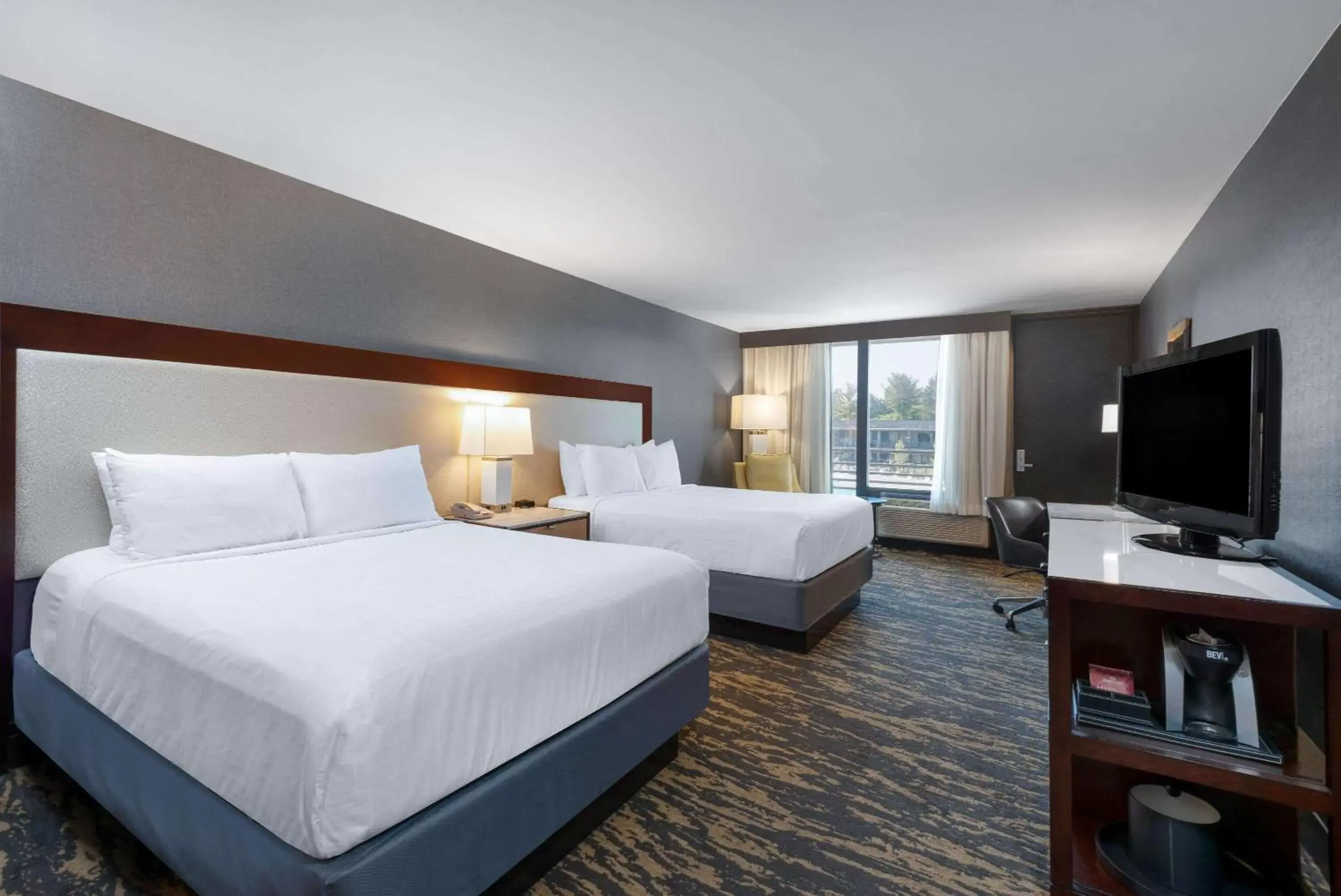 Photo of the whole room, Bed in Wyndham Lancaster Resort and Convention Center