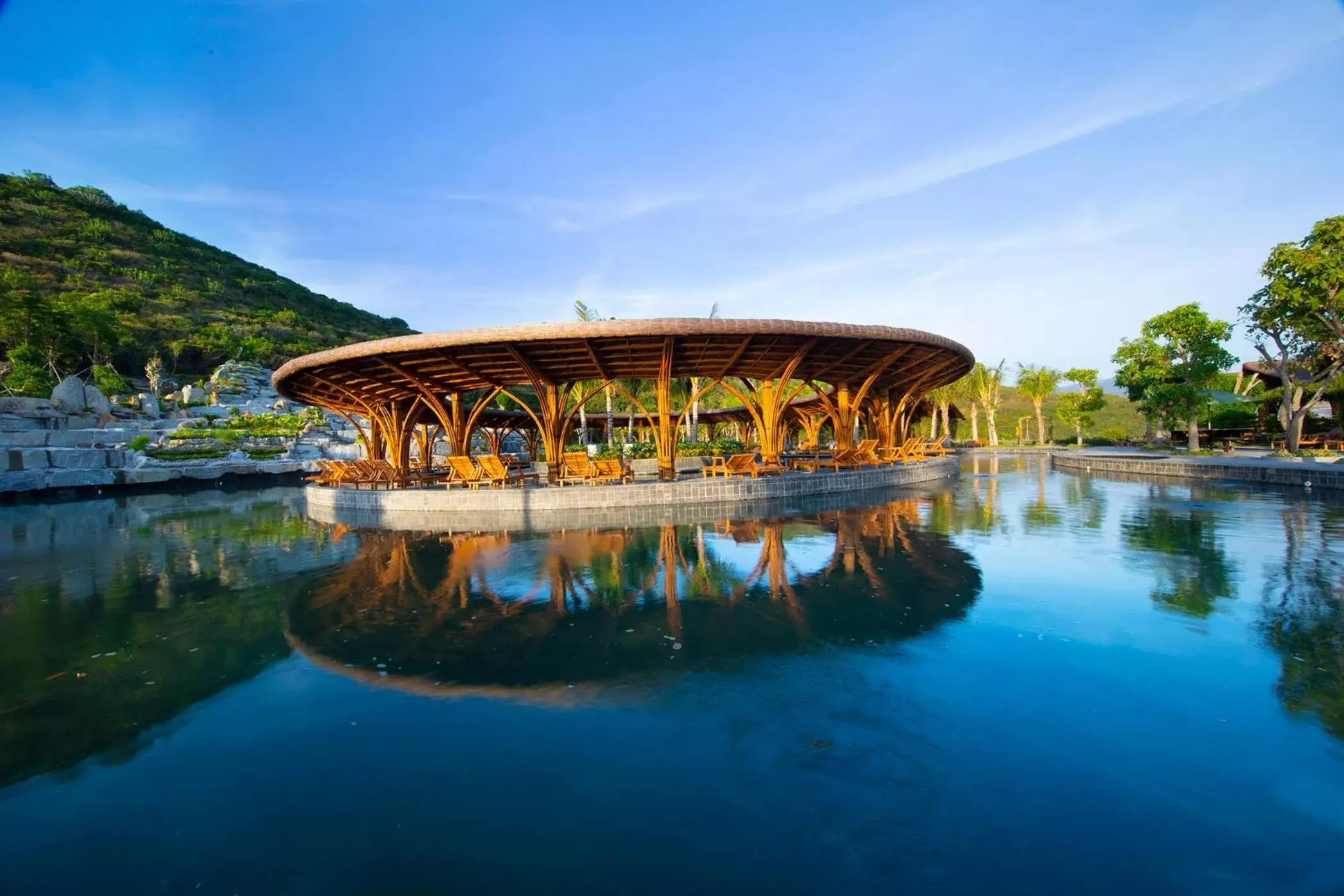 Swimming pool in Hon Tam Resort