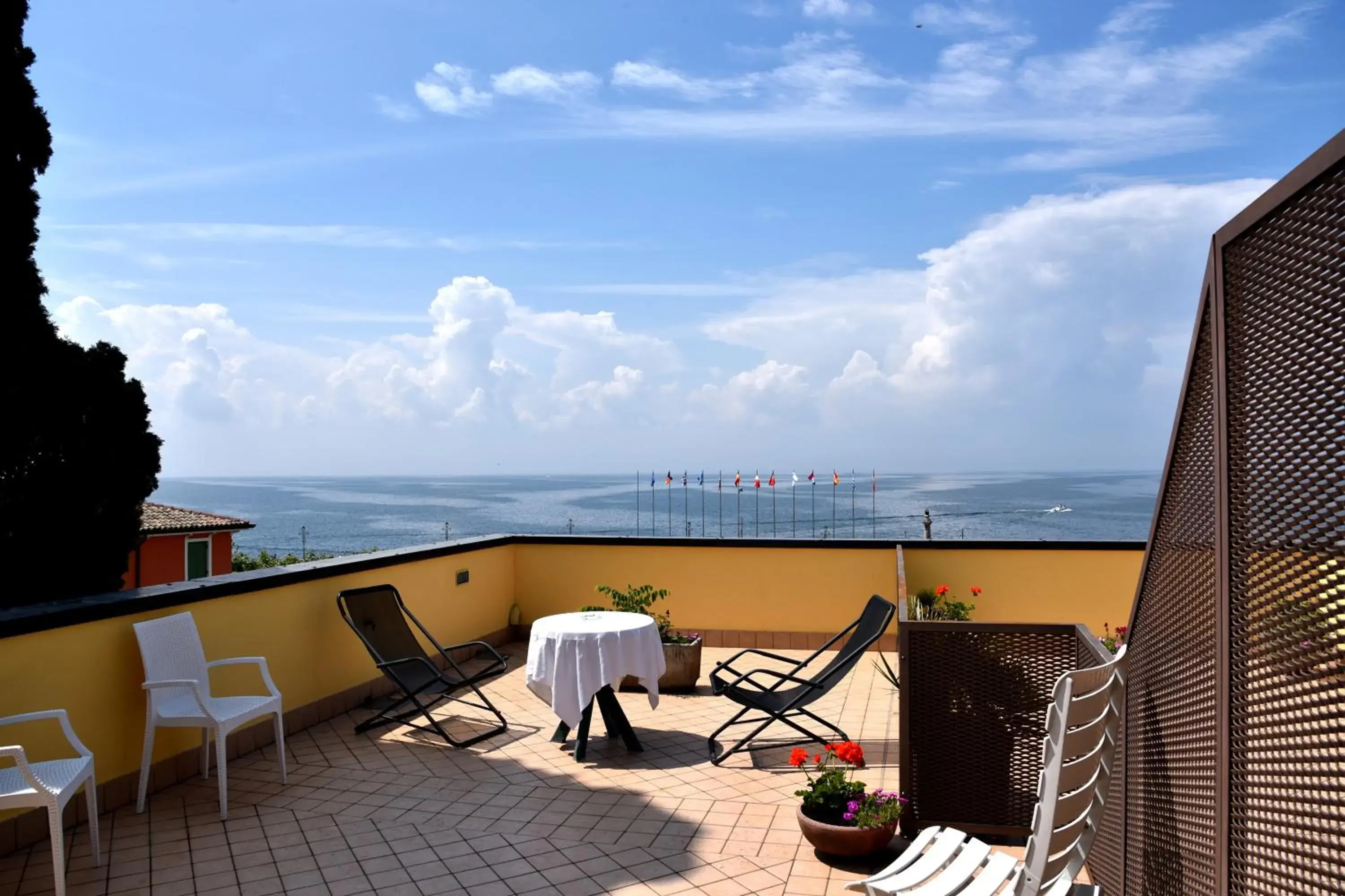 Balcony/Terrace in Hotel Ristorante Miralago