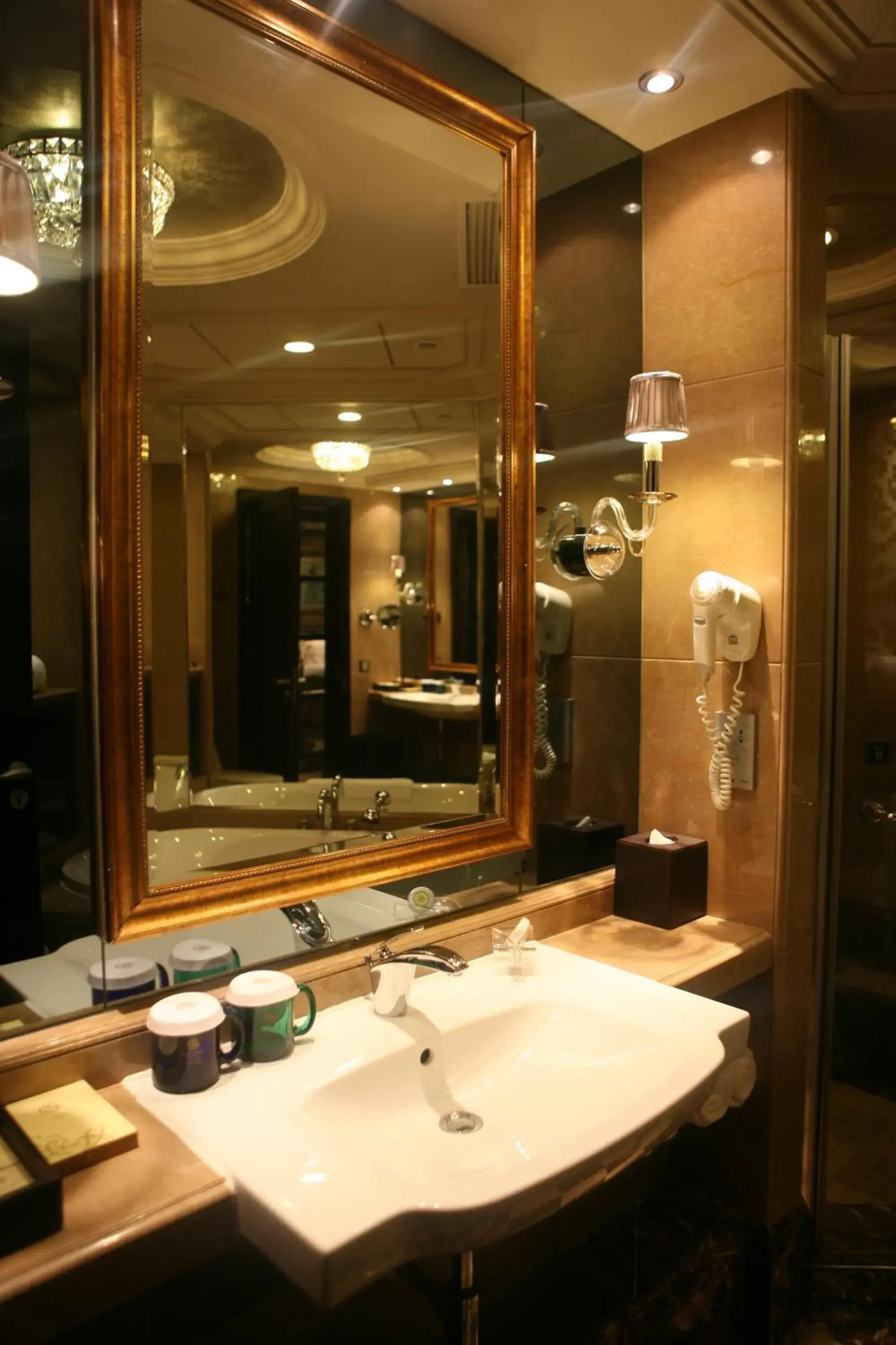 Bathroom in Chateau Star River Guangzhou-Chateau Star River Guangzhou-Trade Fair Shuttle Bus