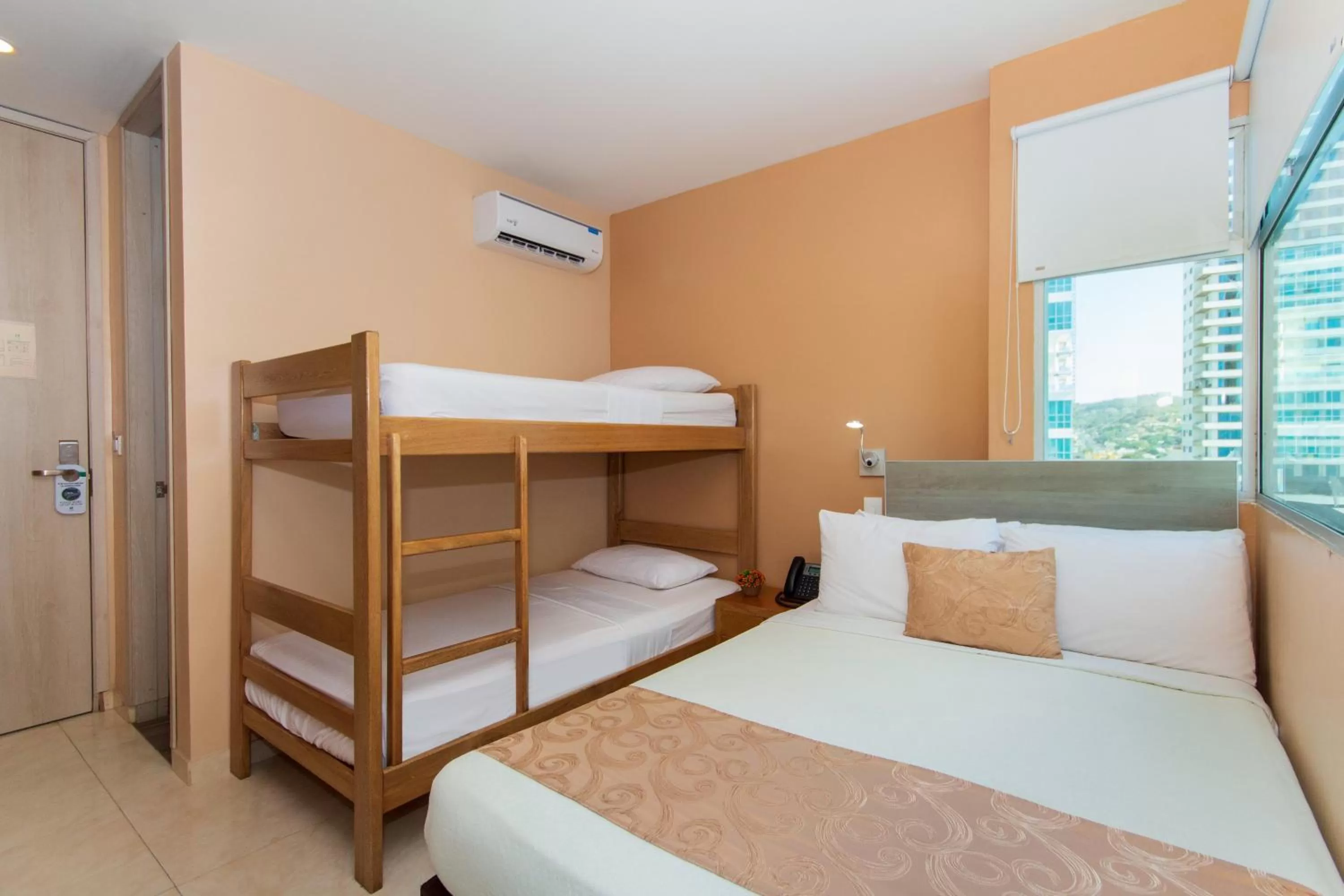 bunk bed, Bed in Hotel Aixo Suites By GEH Suites
