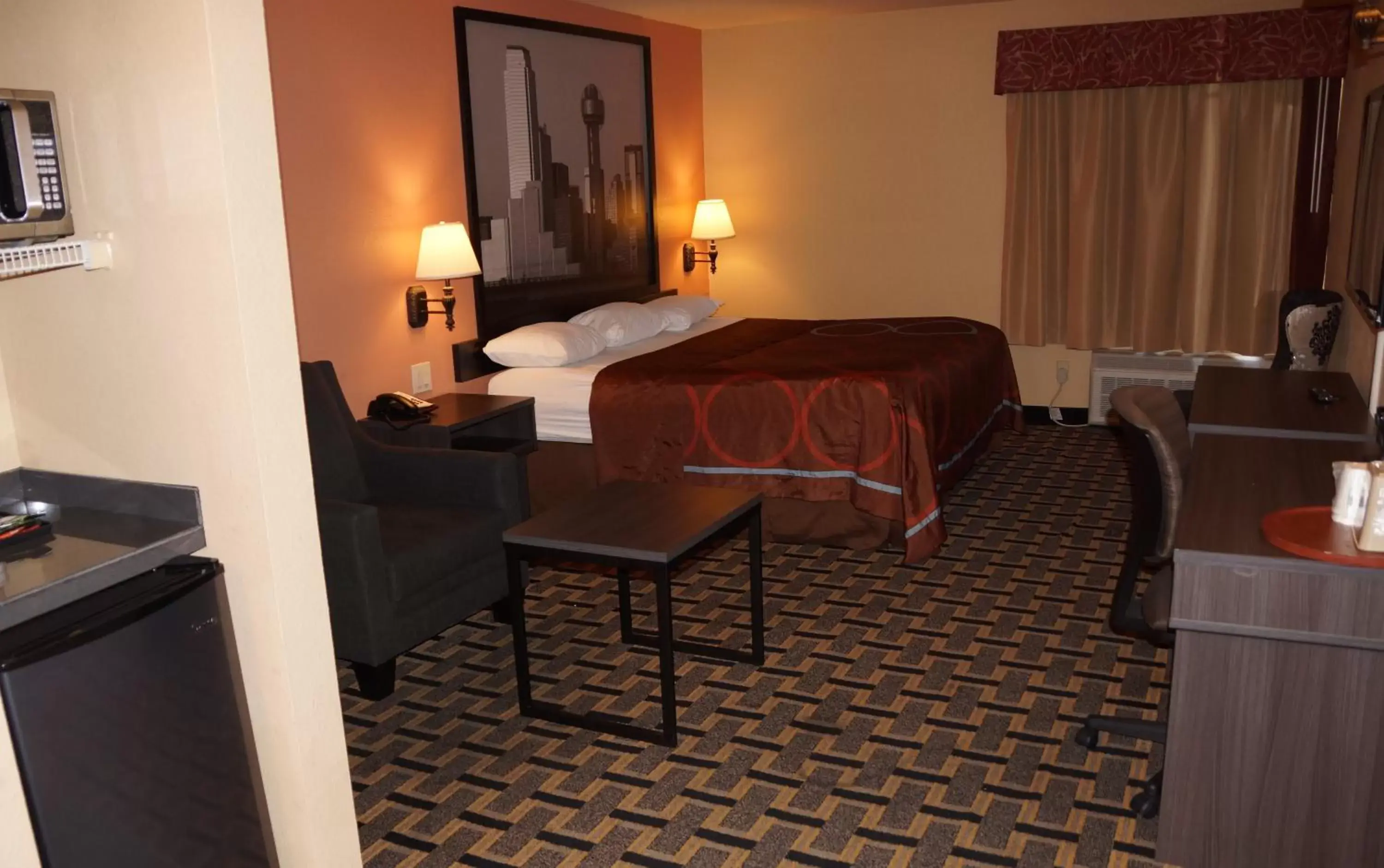 Bed in Super 8 by Wyndham Farmers Branch/North Dallas