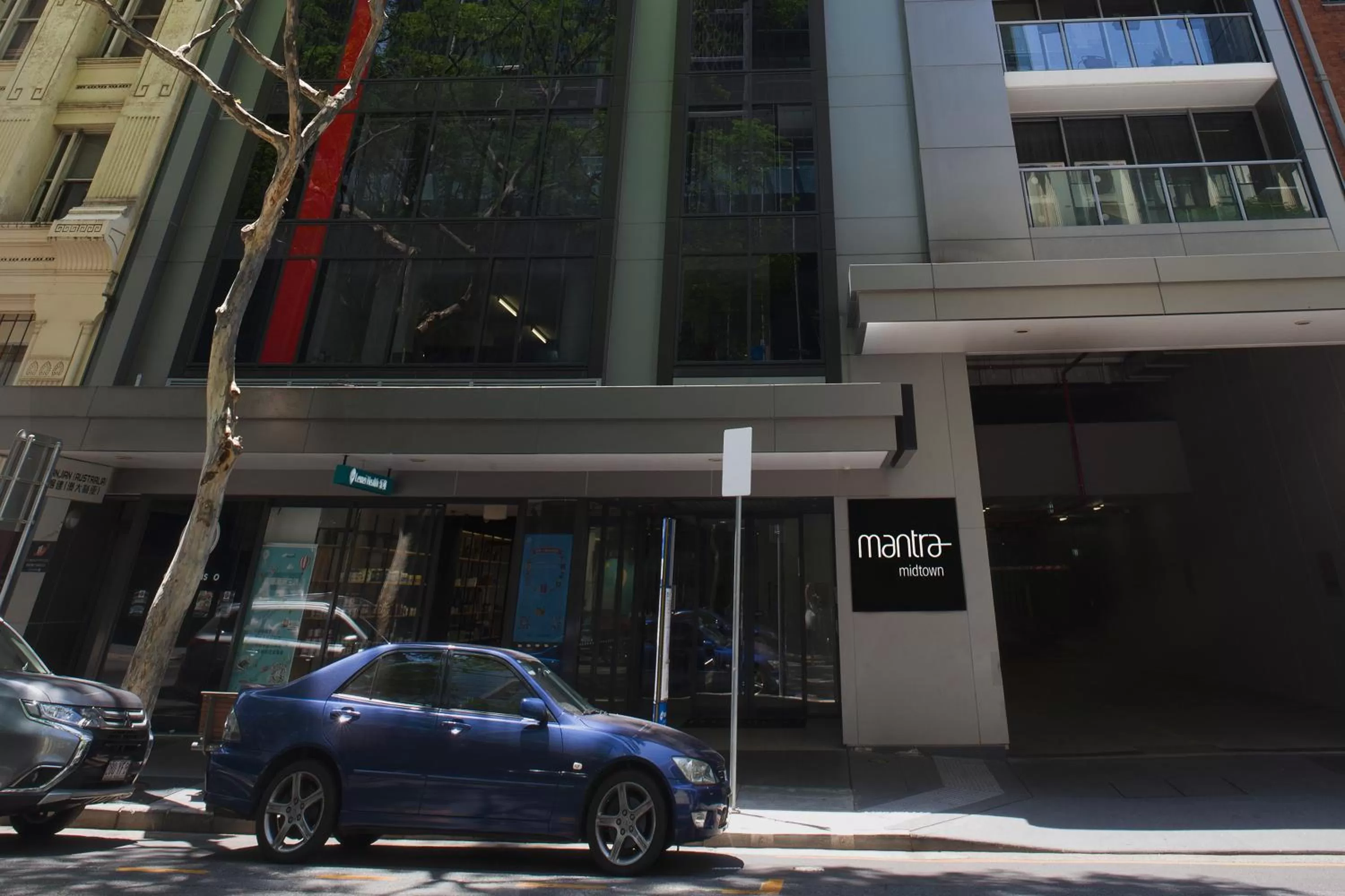 Facade/entrance in Mantra Midtown