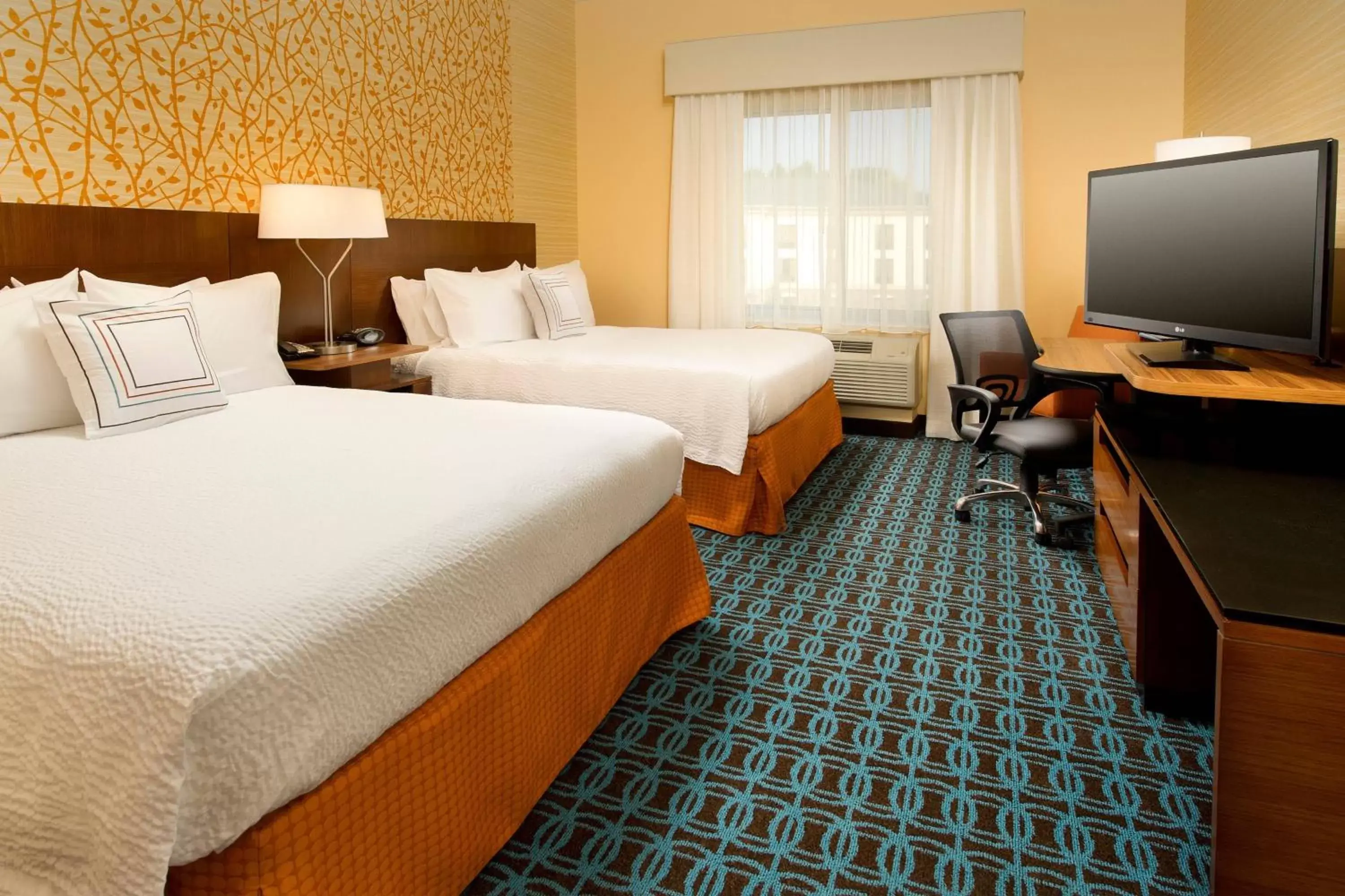 Photo of the whole room, Bed in Fairfield by Marriott Inn & Suites Knoxville Turkey Creek