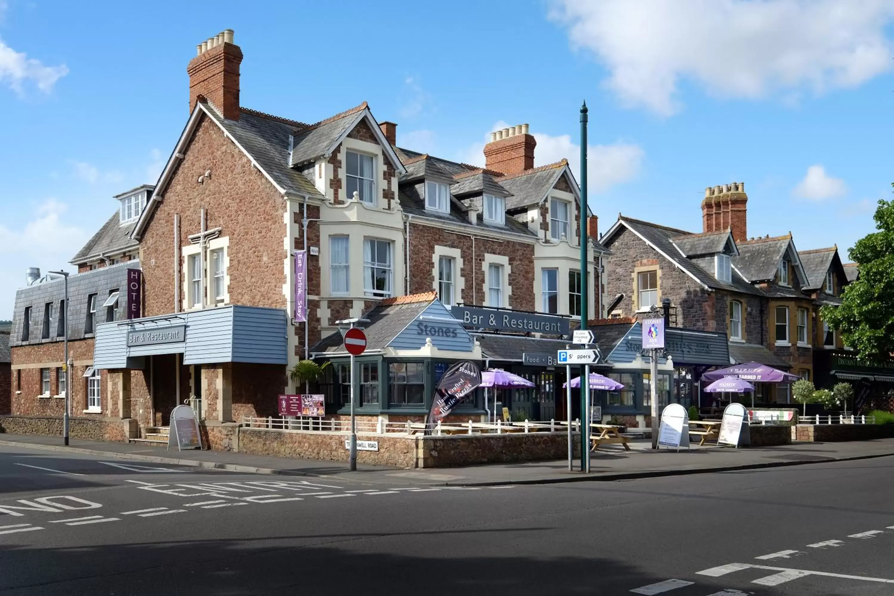 Property Building in Stones Hotel and Bar