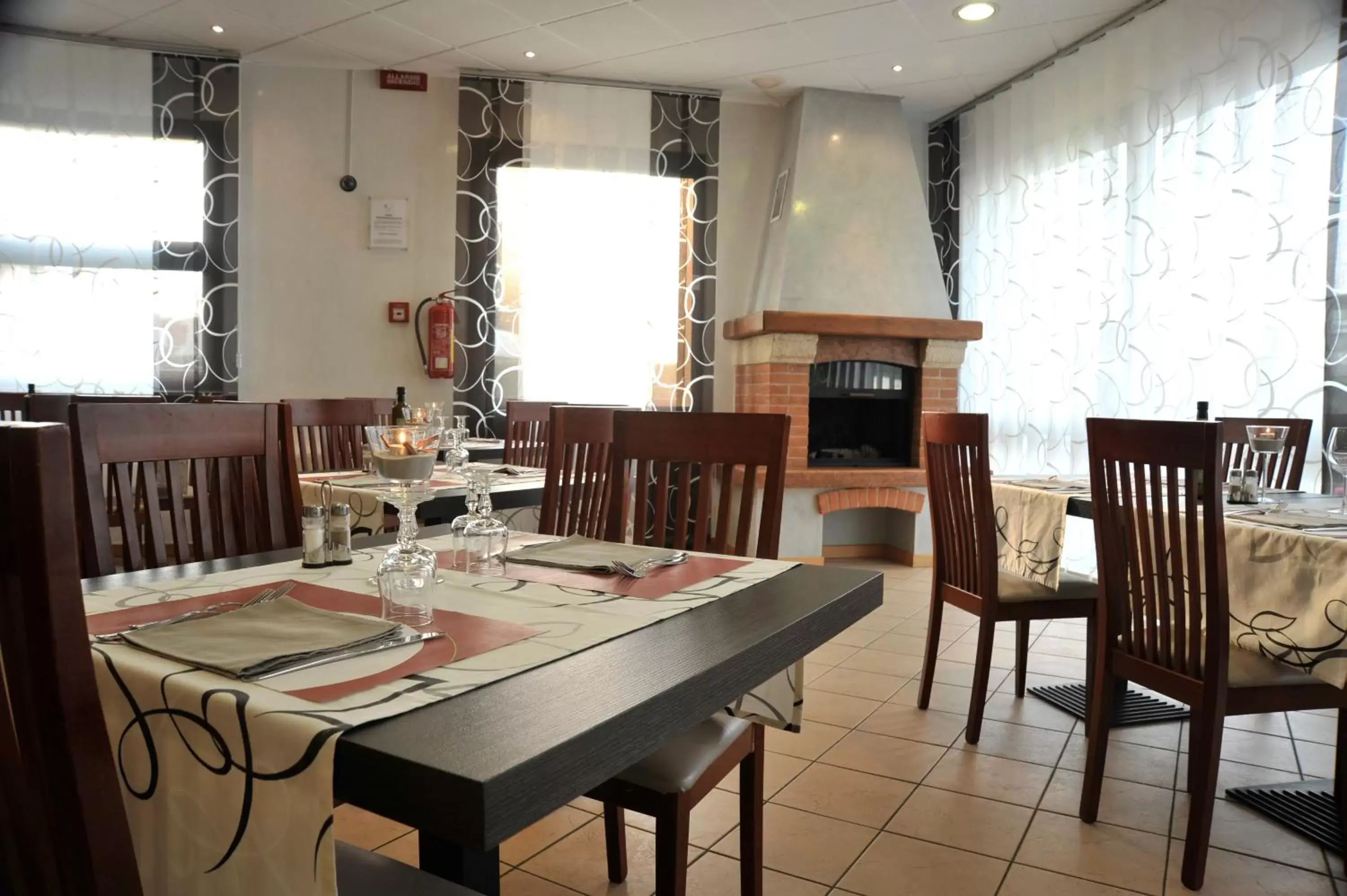 Restaurant/Places to Eat in Tulip Inn Padova