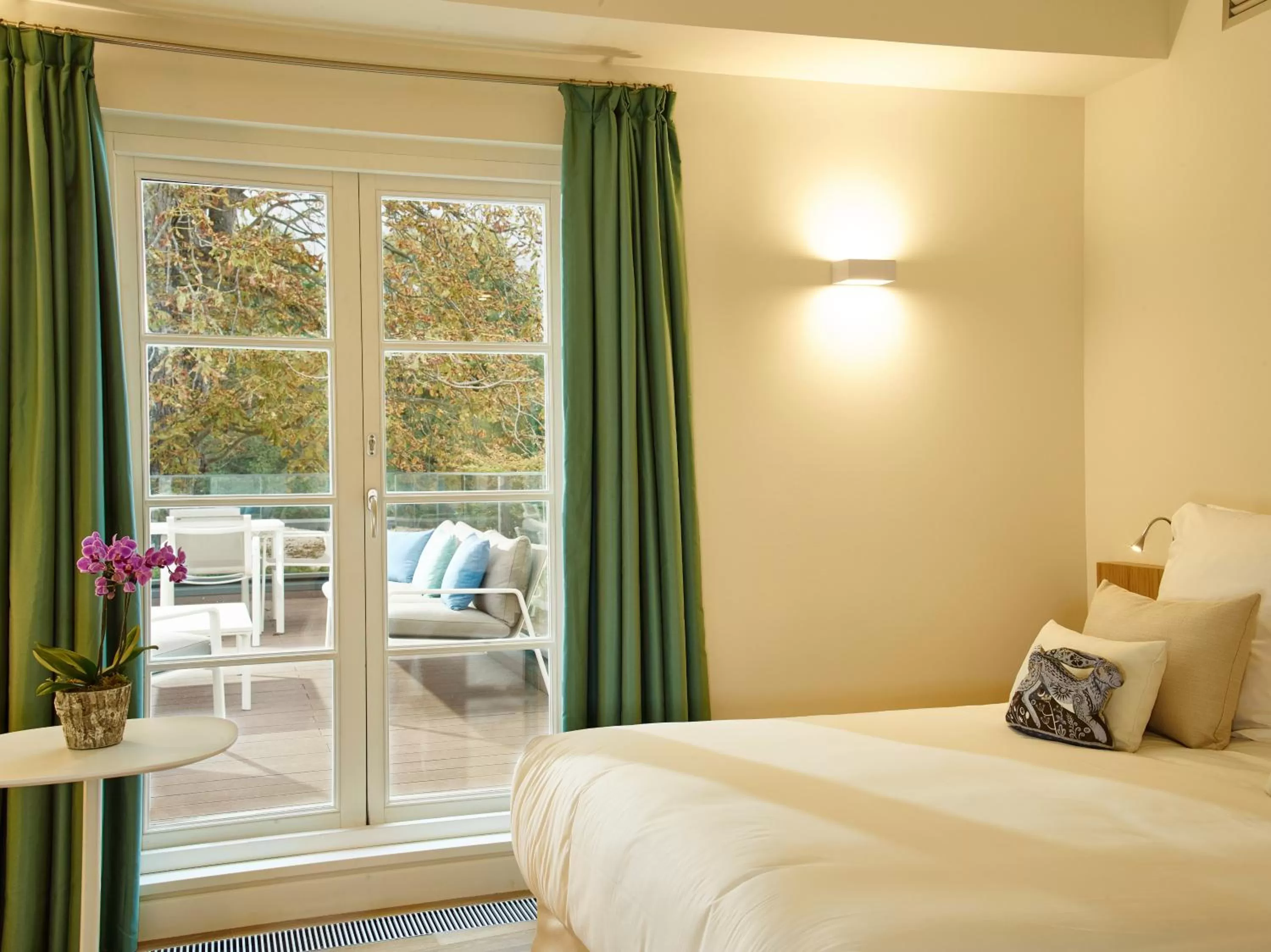 Balcony/Terrace, Bed in Hôtel de Cavoye