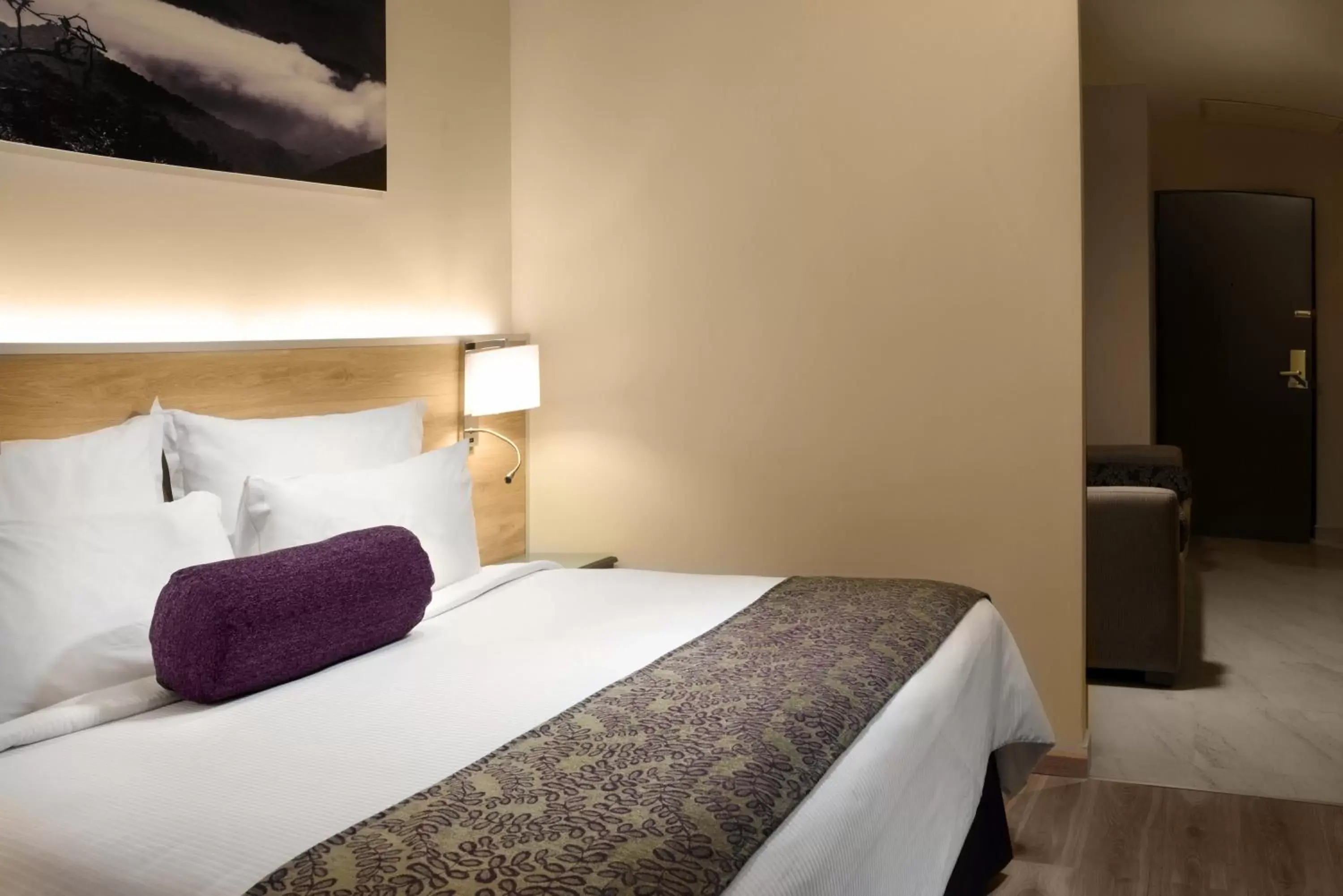 Bed in Krystal Monterrey Bed in Krystal Monterrey