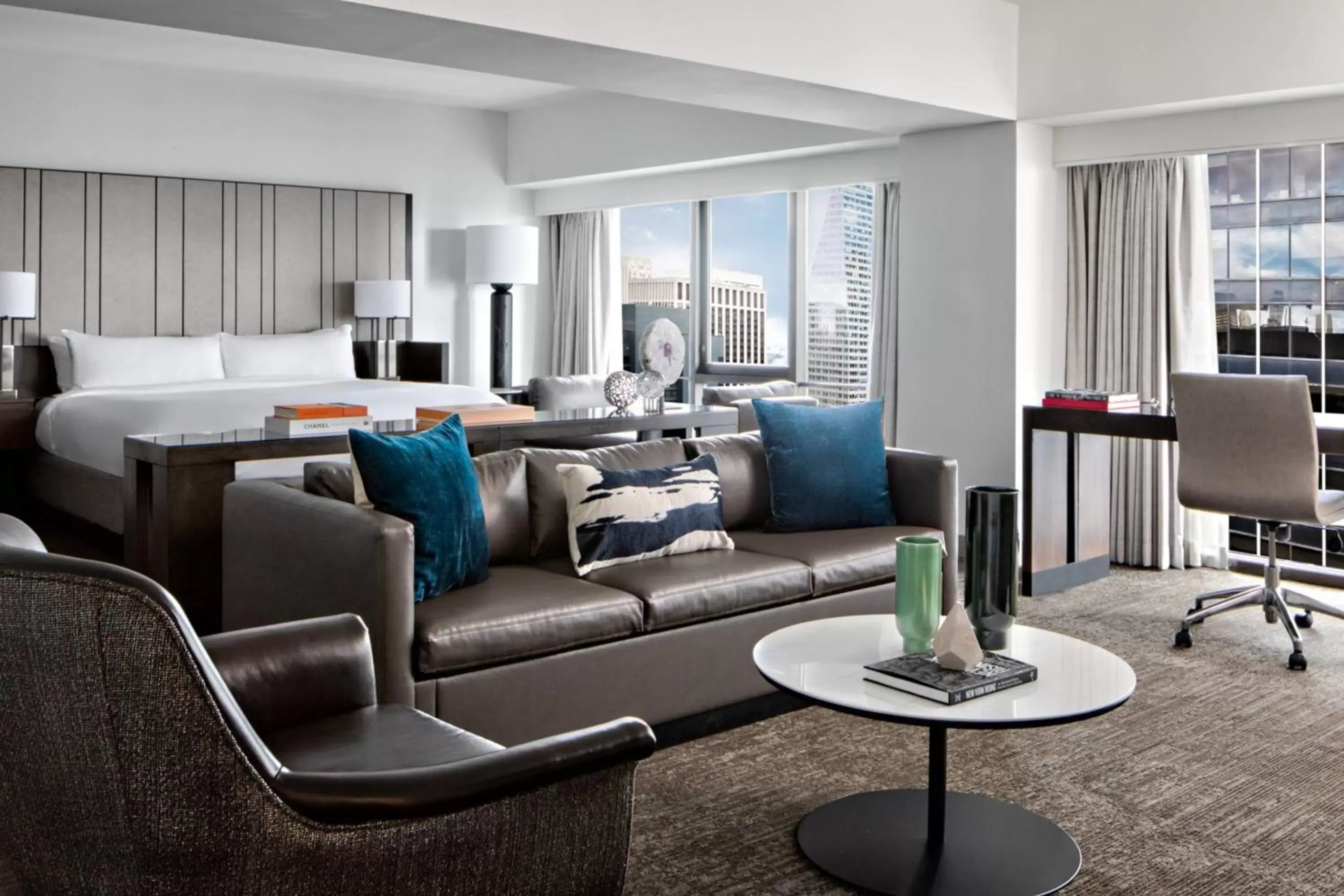 Bedroom, Seating Area in New York Marriott Marquis