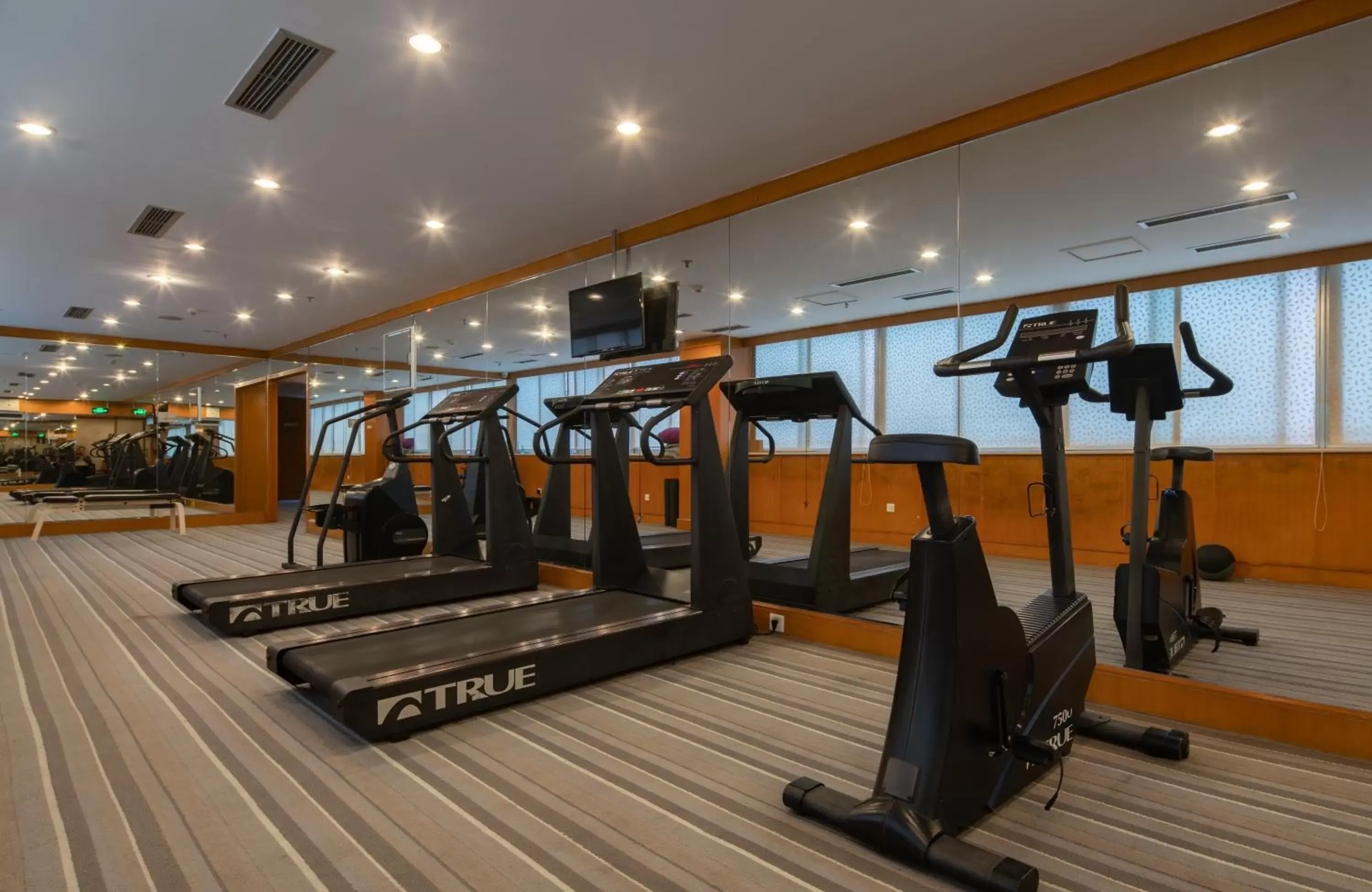 Fitness centre/facilities, Fitness Center/Facilities in Chengdu Tianfu Sunshine Hotel