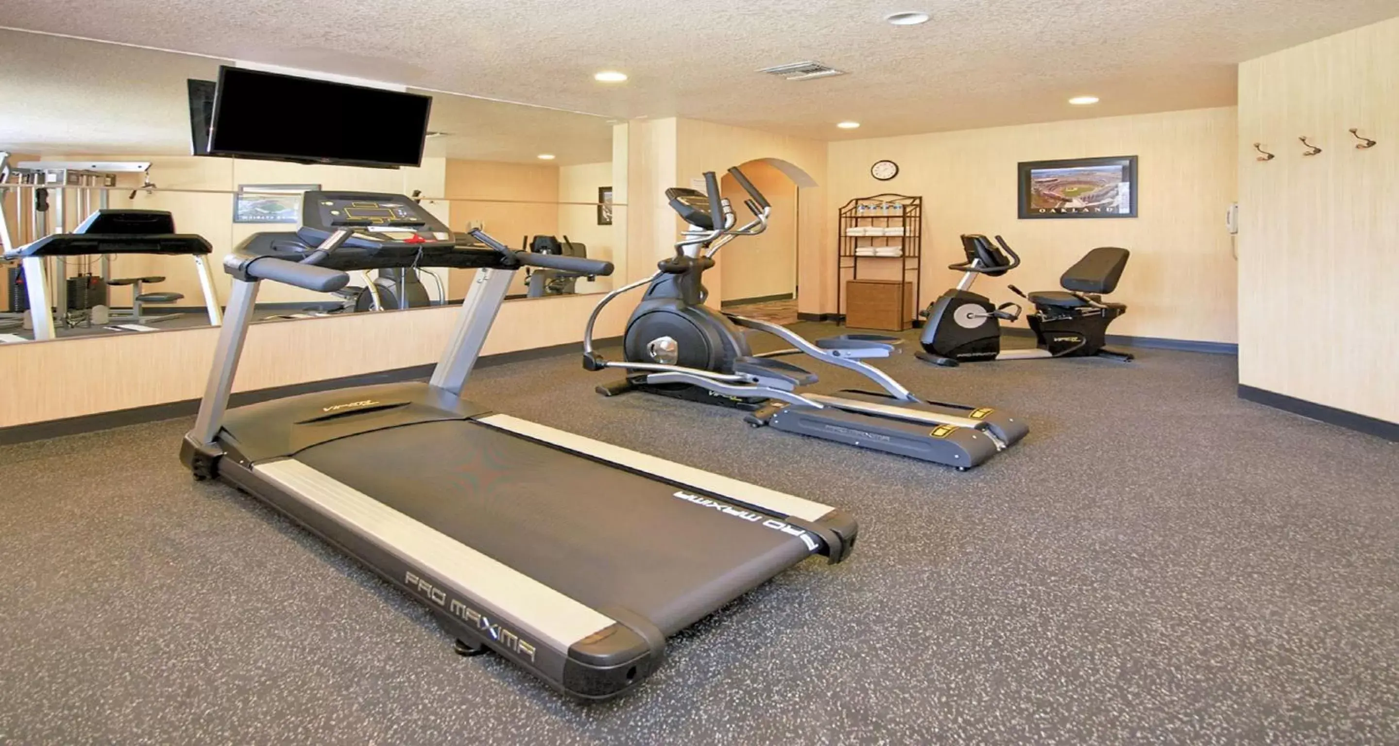 Fitness centre/facilities, Fitness Center/Facilities in Best Western San Dimas Hotel & Suites