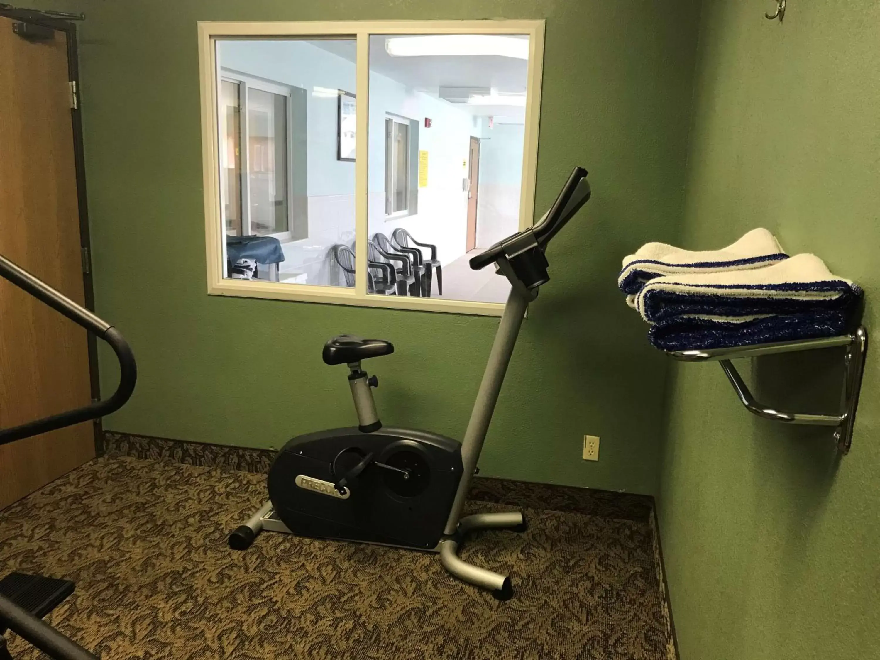 Fitness centre/facilities, Fitness Center/Facilities in SureStay Plus Hotel by Best Western Bettendorf