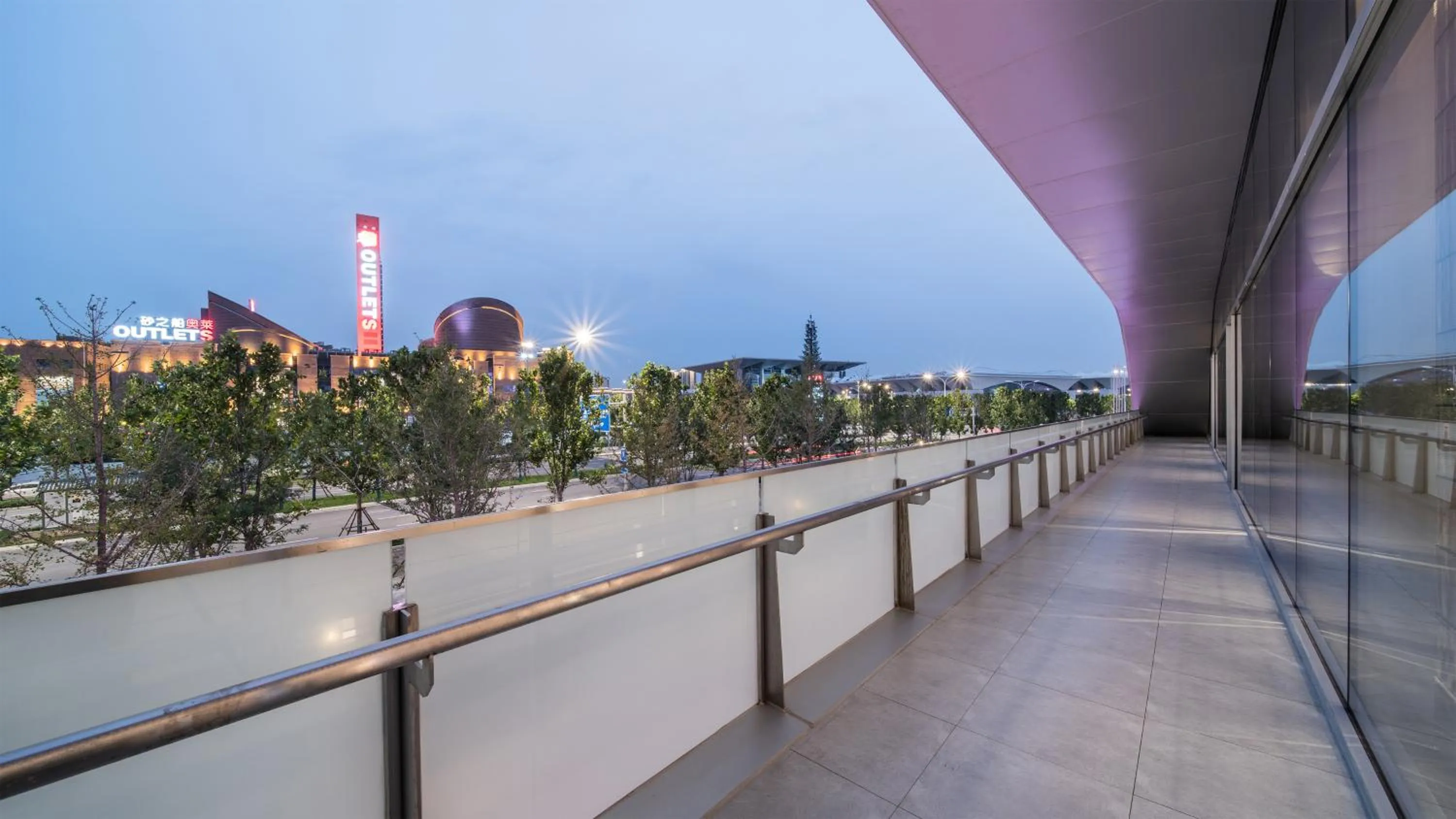 Balcony/Terrace in HUALUXE Xi'an Chanba by IHG-西安浐灞华邑酒店-Near Xi'an International Convention Exhibition Center and Shopping mall and The Romantic show of Xi'an-Free Luggage Storage-English Service