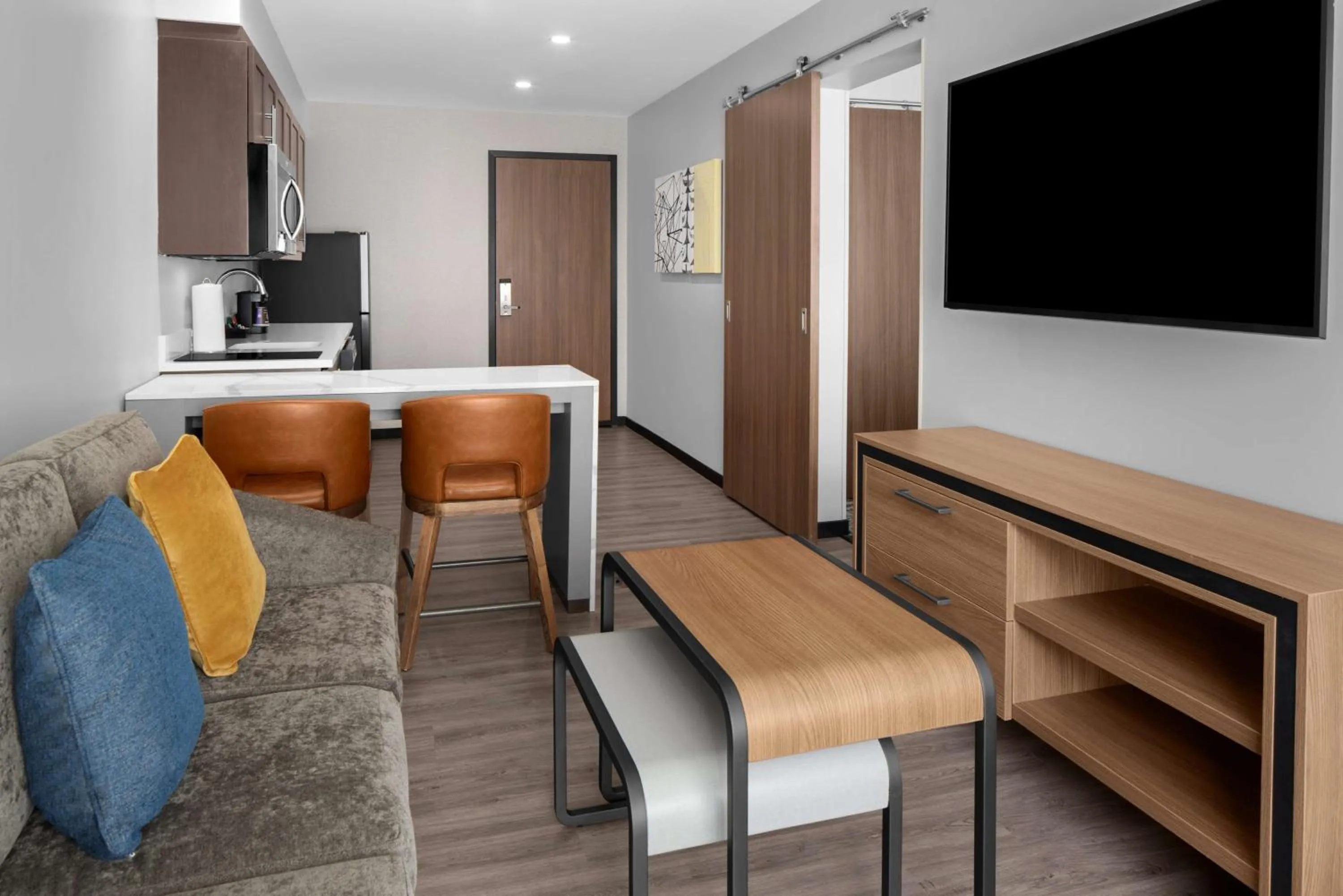 Living room in Homewood Suites By Hilton Charlotte Uptown First Ward