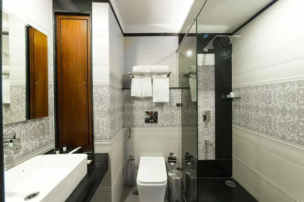 Bathroom in Costa Riviera Hotel
