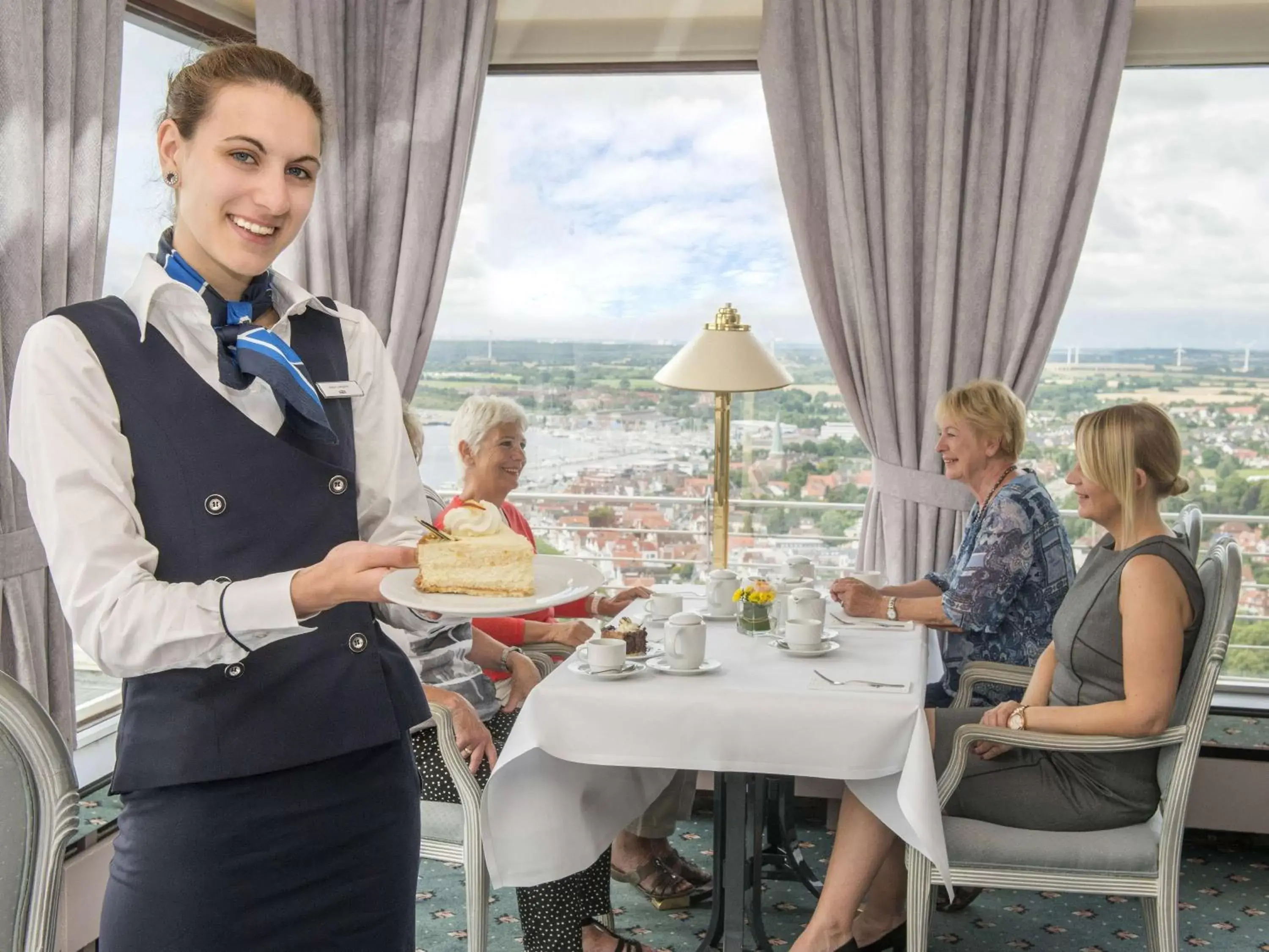 Staff in Maritim Strandhotel Travemünde