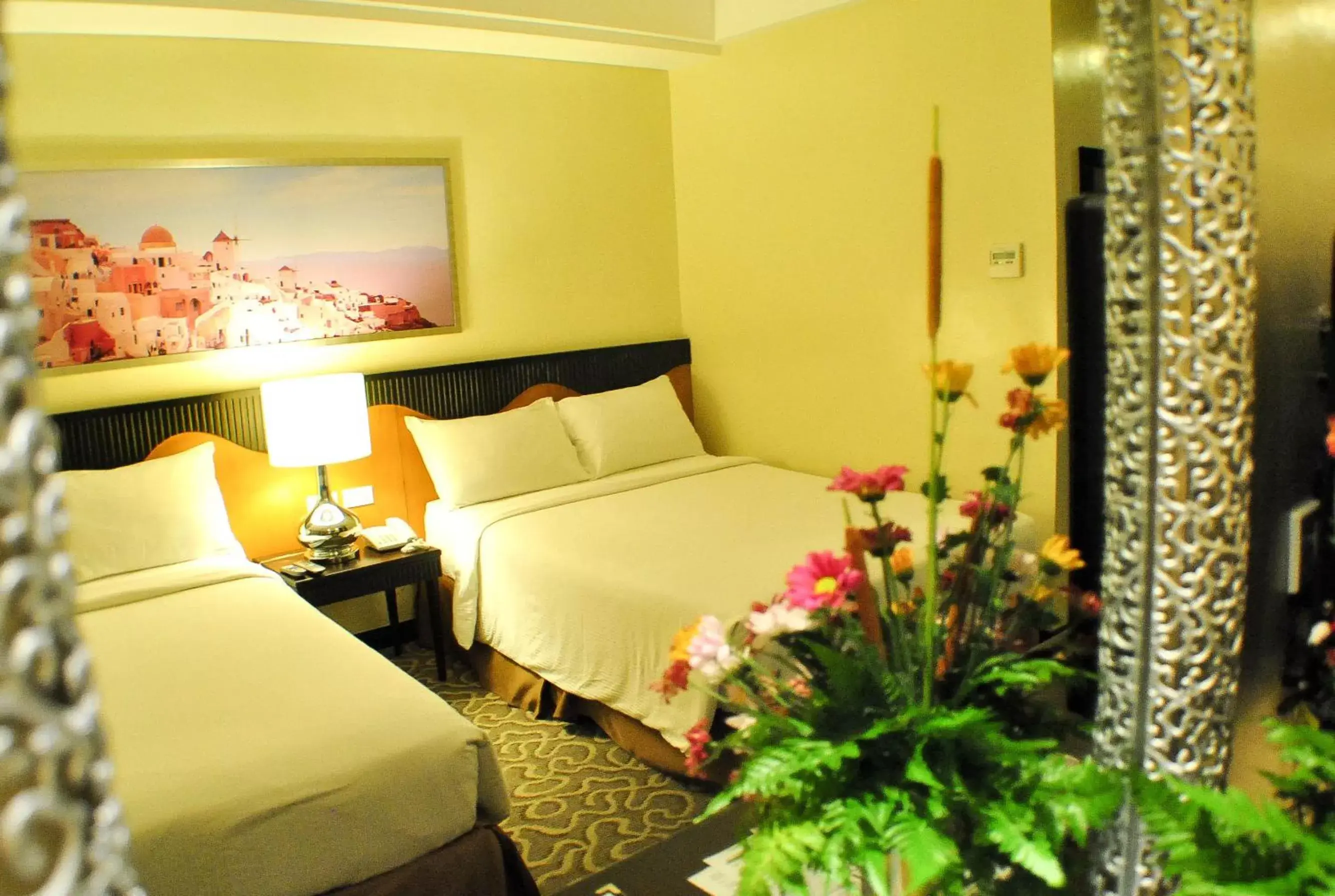 Bed in Hotel Elizabeth Cebu