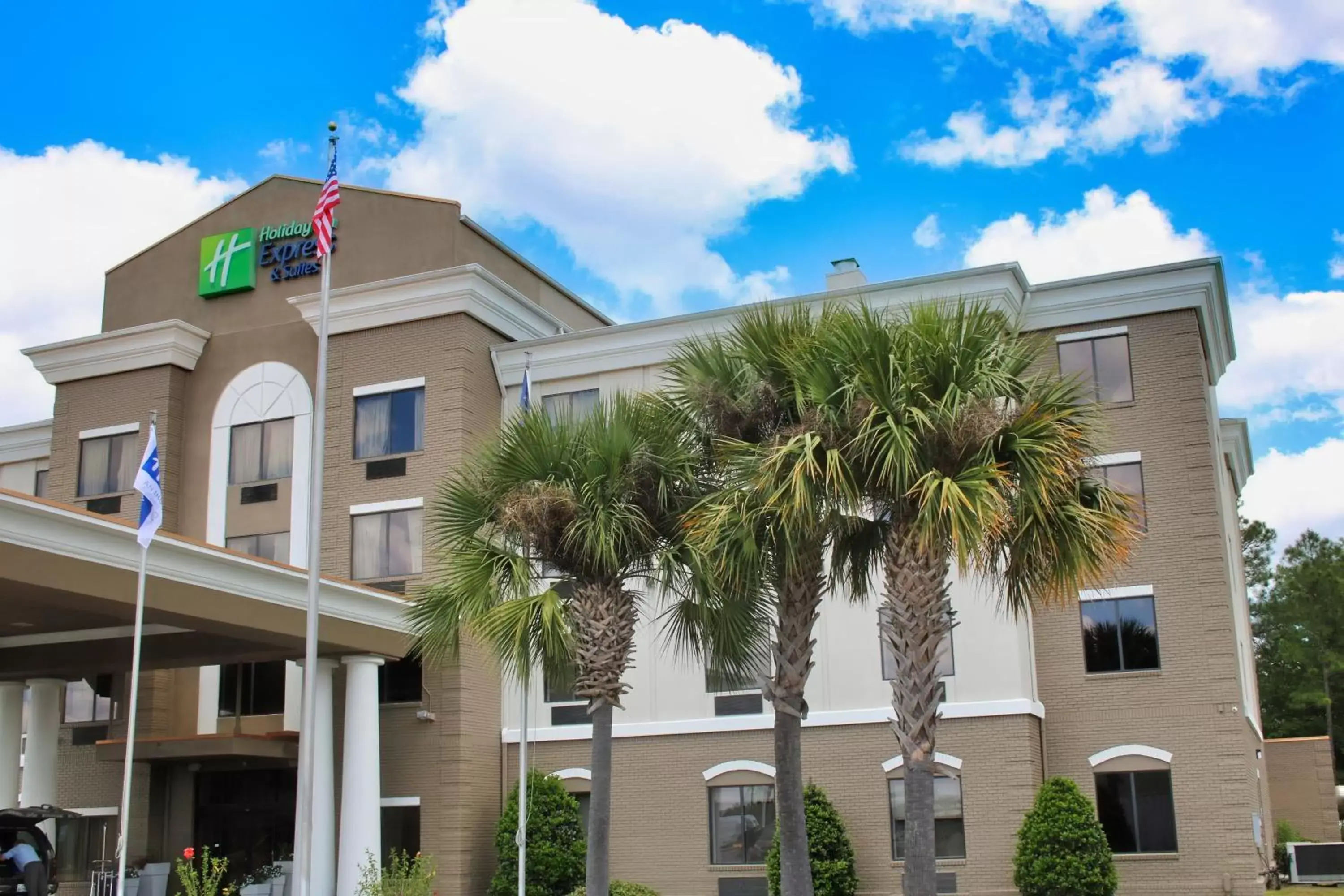 Property Building in Holiday Inn Express, an IHG Hotel