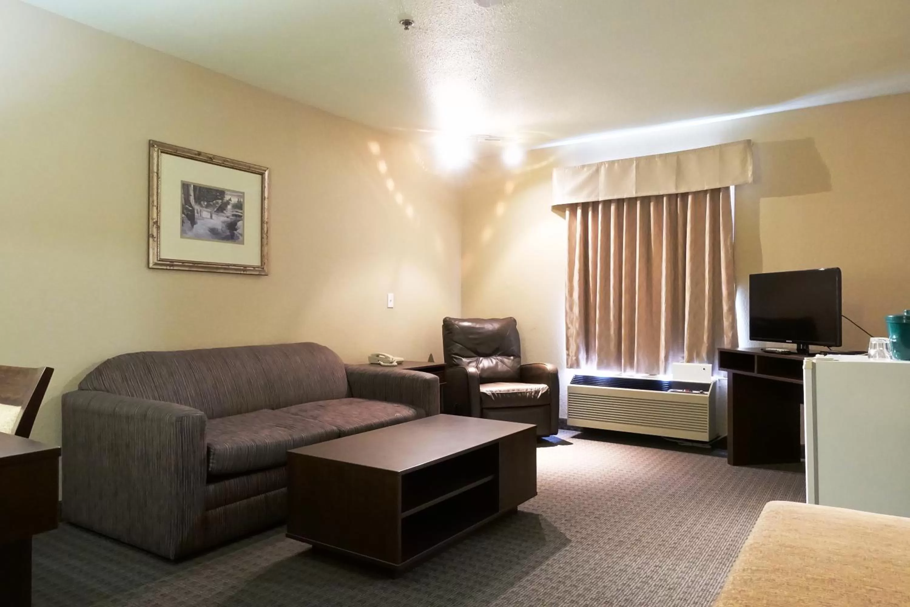 Super 8 by Wyndham Dauphin