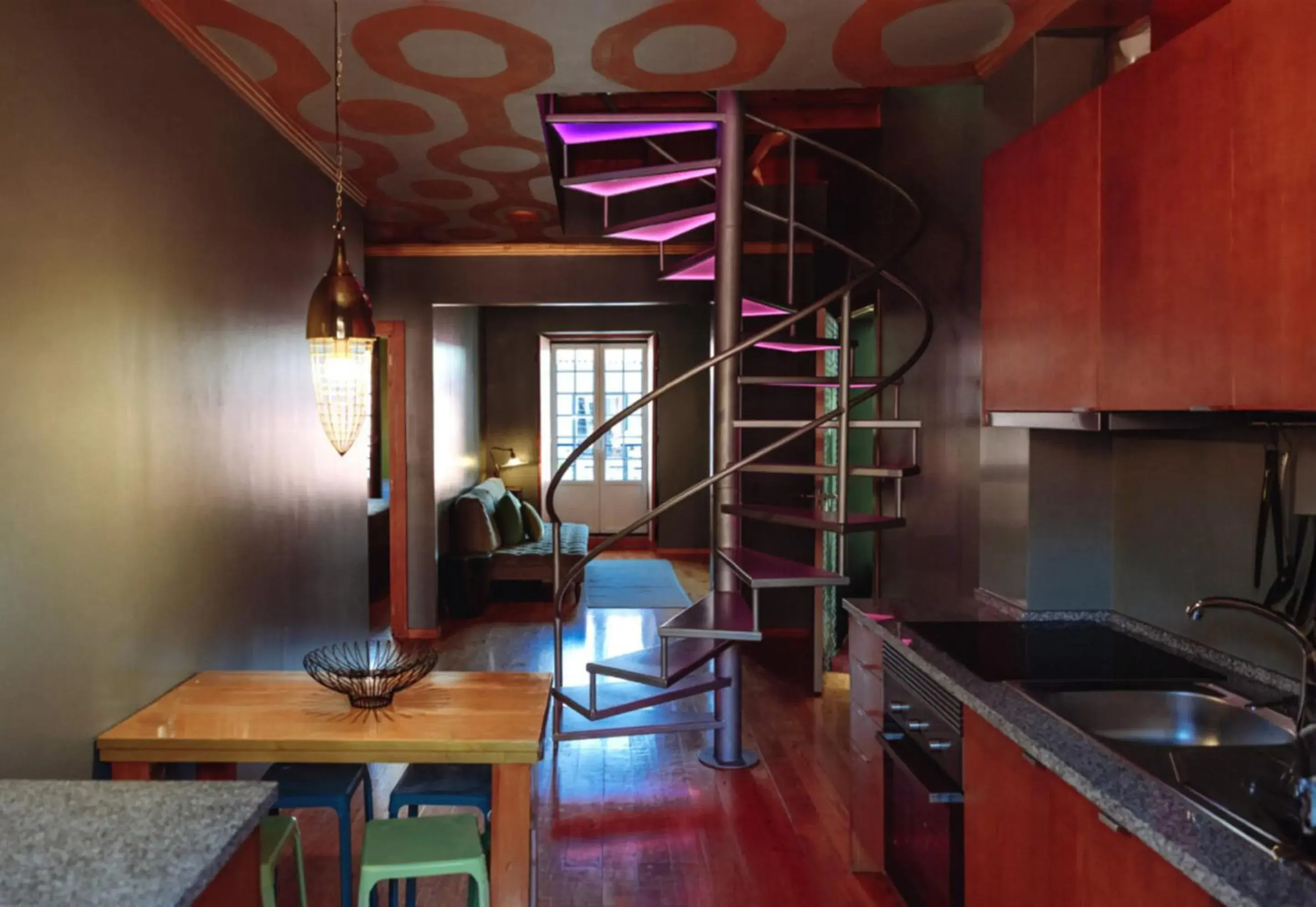 Living room, Kitchen/Kitchenette in Lisbon Art Stay Apartments Baixa