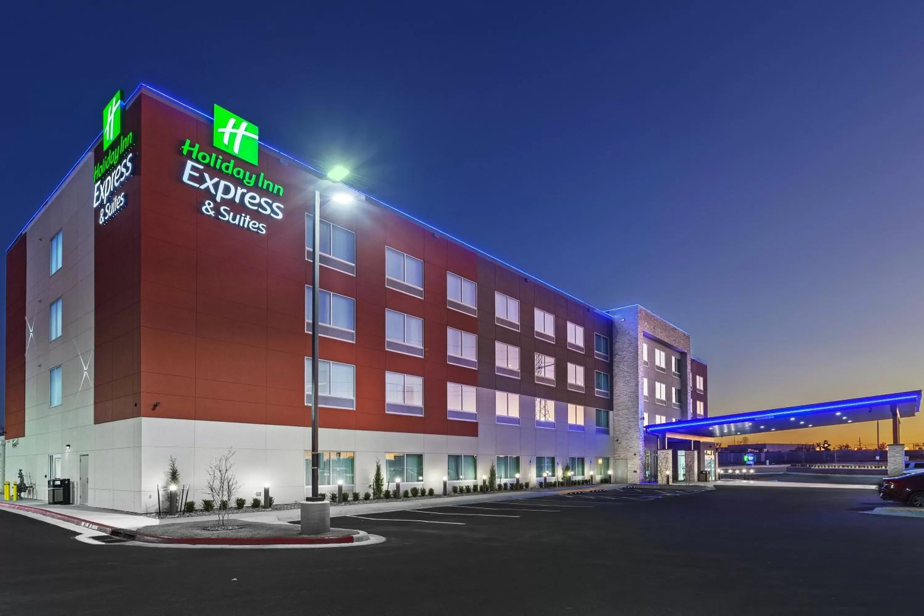 Property building in Holiday Inn Express & Suites - Tulsa Northeast - Owasso, an IHG Hotel