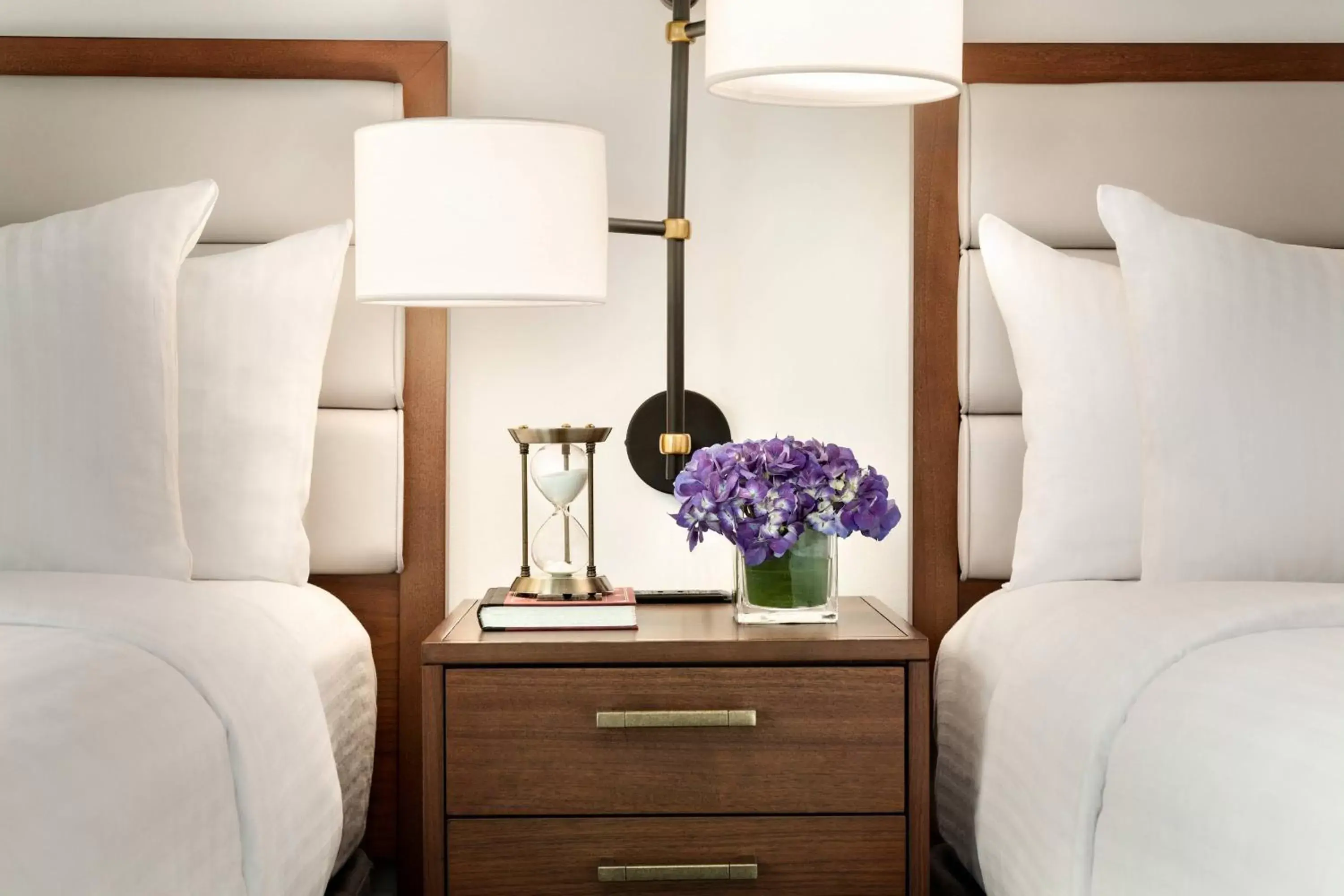 Bedroom, Bed in Twelve Midtown, Marriott Autograph Collection
