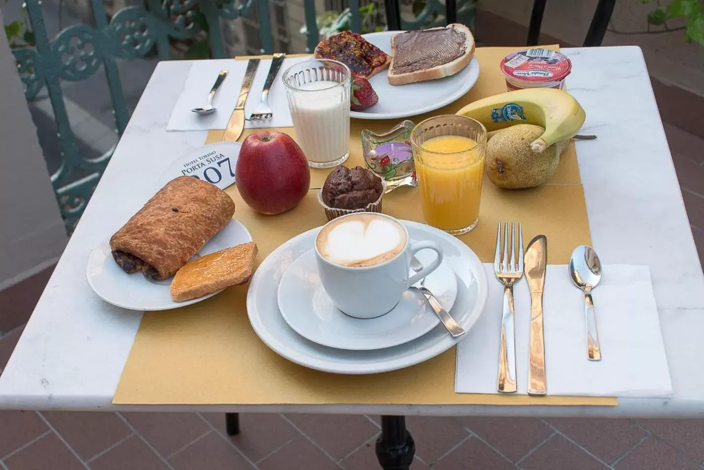 Balcony/Terrace, Breakfast in Hotel Torino Porta Susa