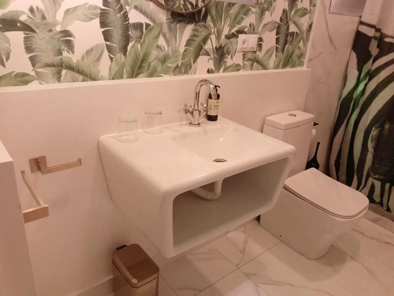 Toilet, Bathroom in Hotel Life Gran Via Design