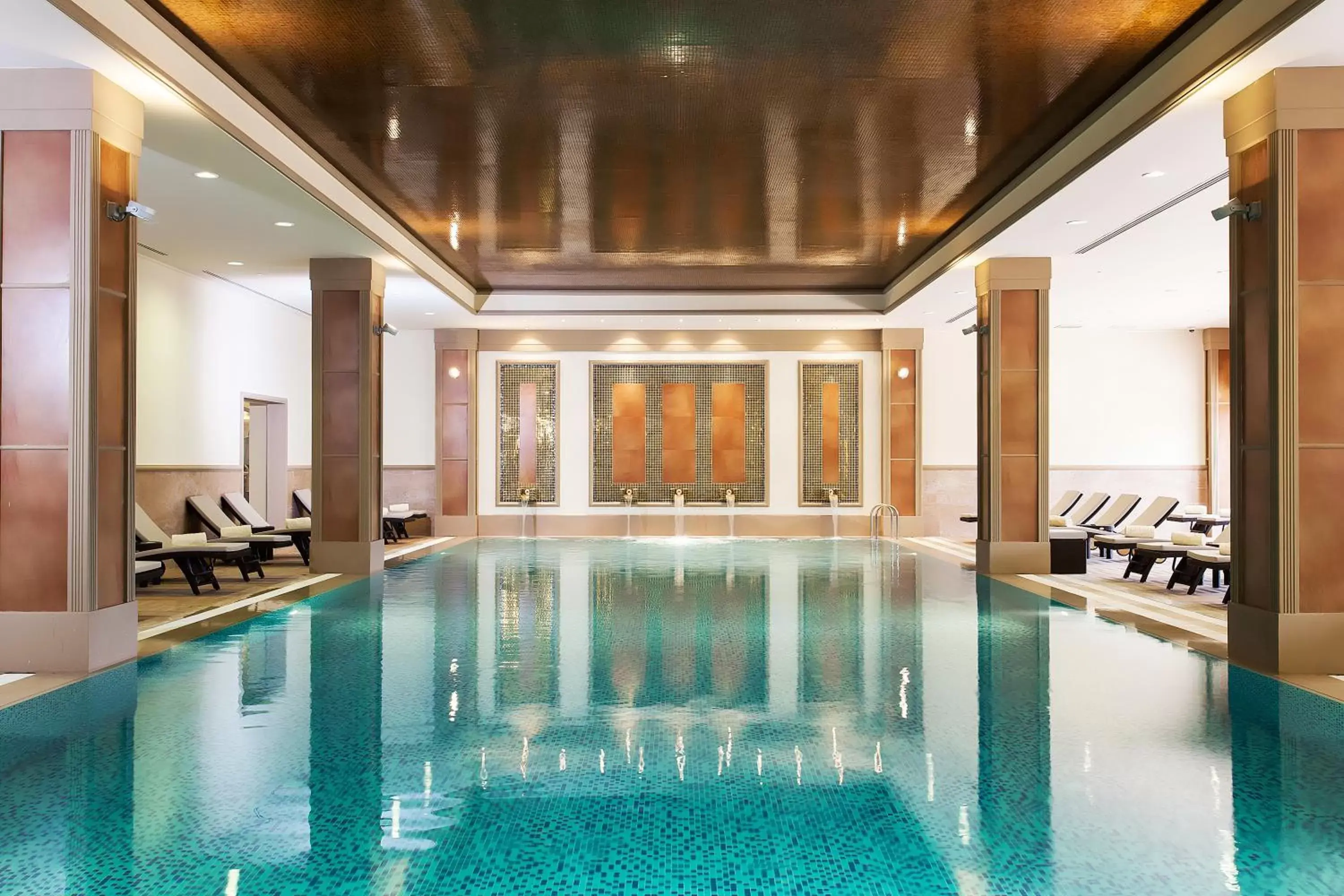 Swimming pool in Divan Erbil Hotel Swimming pool in Divan Erbil Hotel