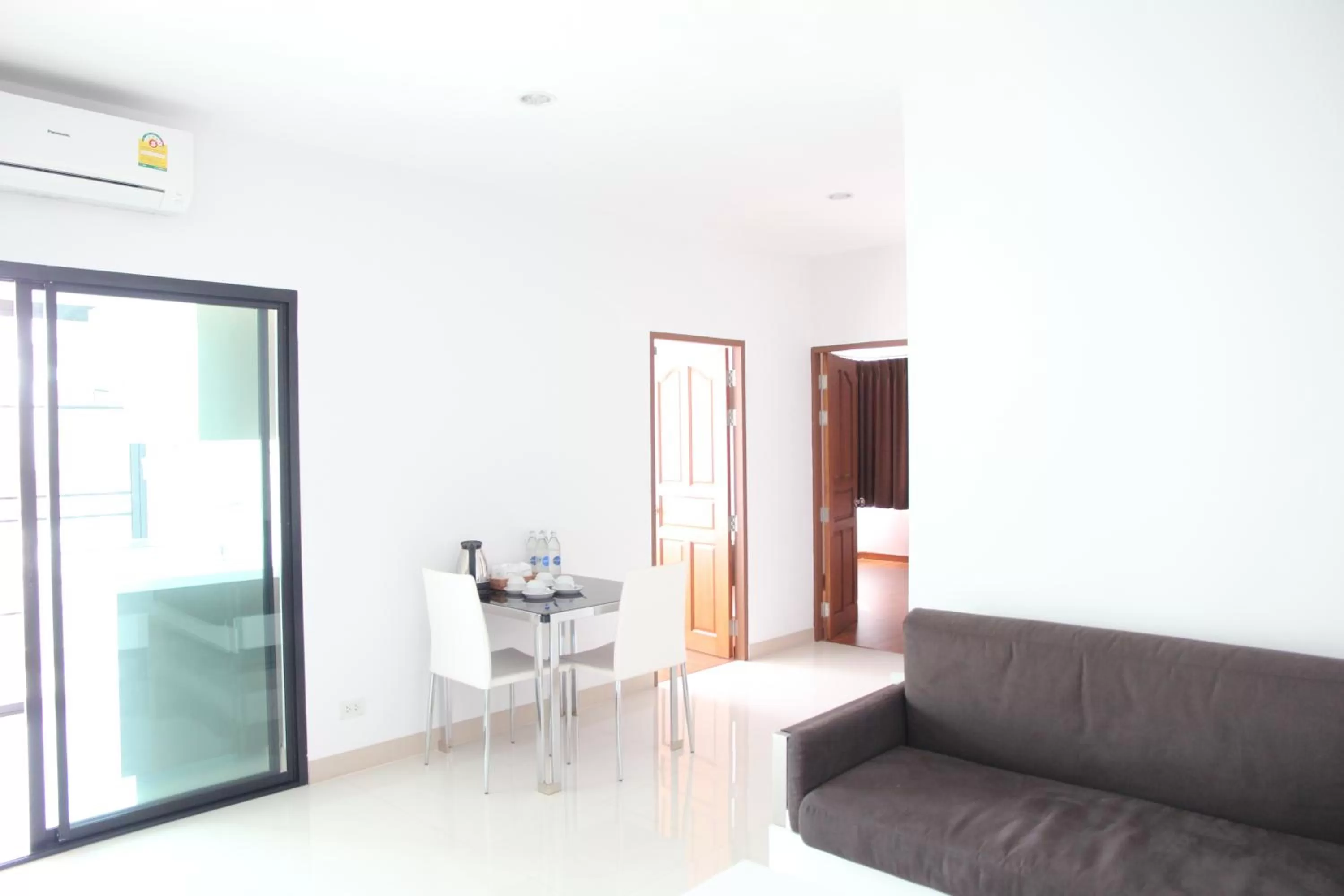 Area and facilities in V-twin Donjan Service Apartment